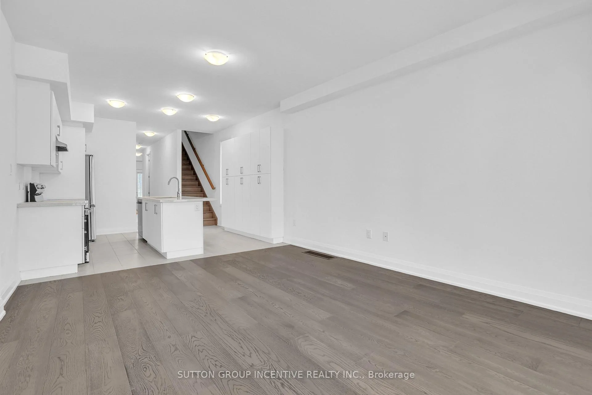 Photo 13 of Unit 1, 3 Ranch Terrace, Barrie, Rural Barrie Southeast — HOMEH