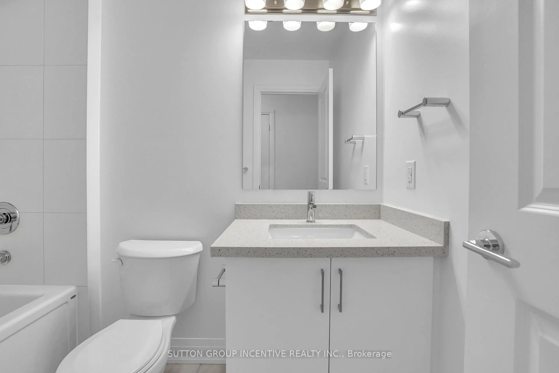 Photo 17 of Unit 1, 3 Ranch Terrace, Barrie, Rural Barrie Southeast — HOMEH