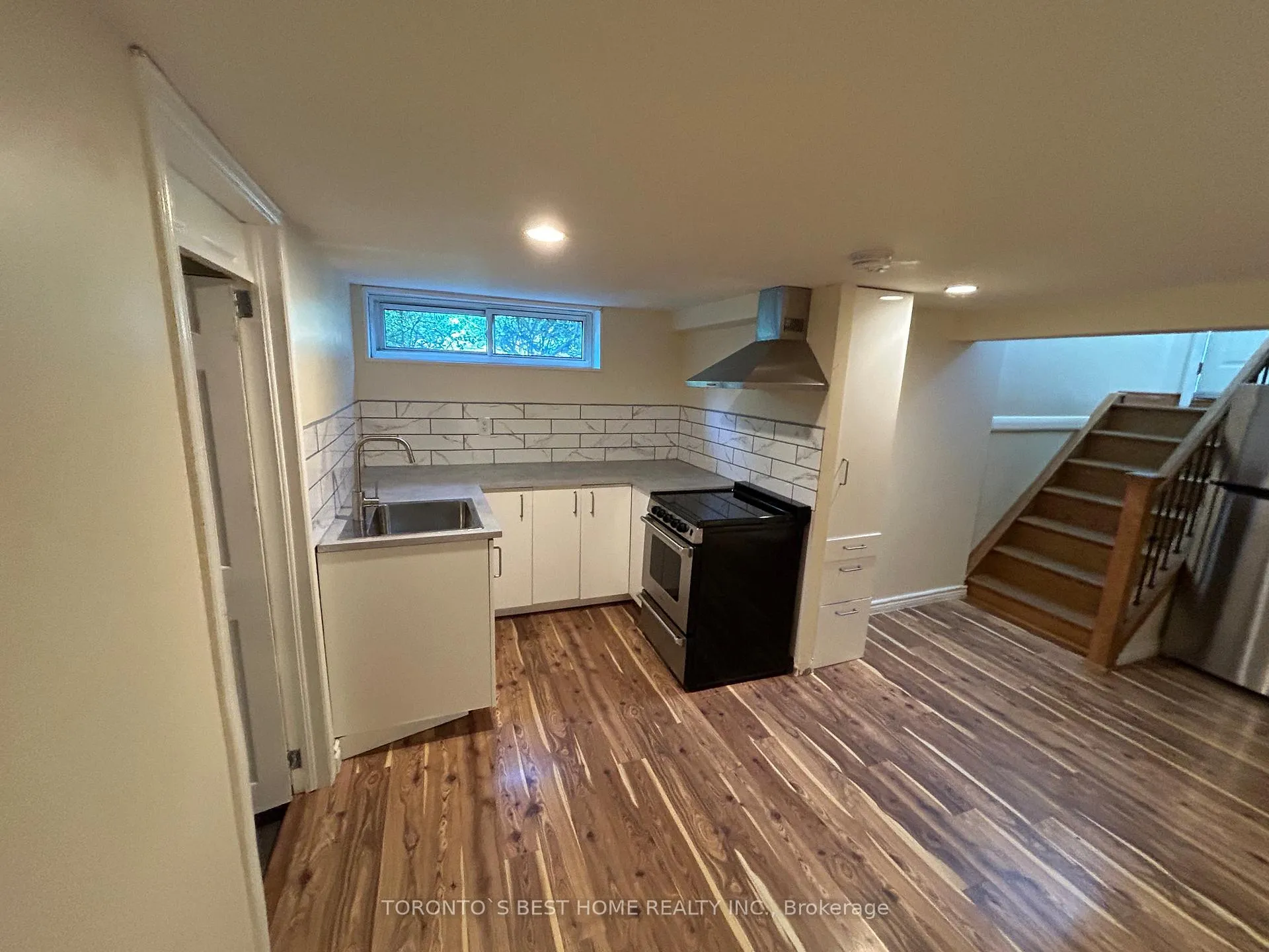 Photo 19 of Unit Lower, 24 Stoddart Drive, Aurora, Aurora Highlands — HOMEH