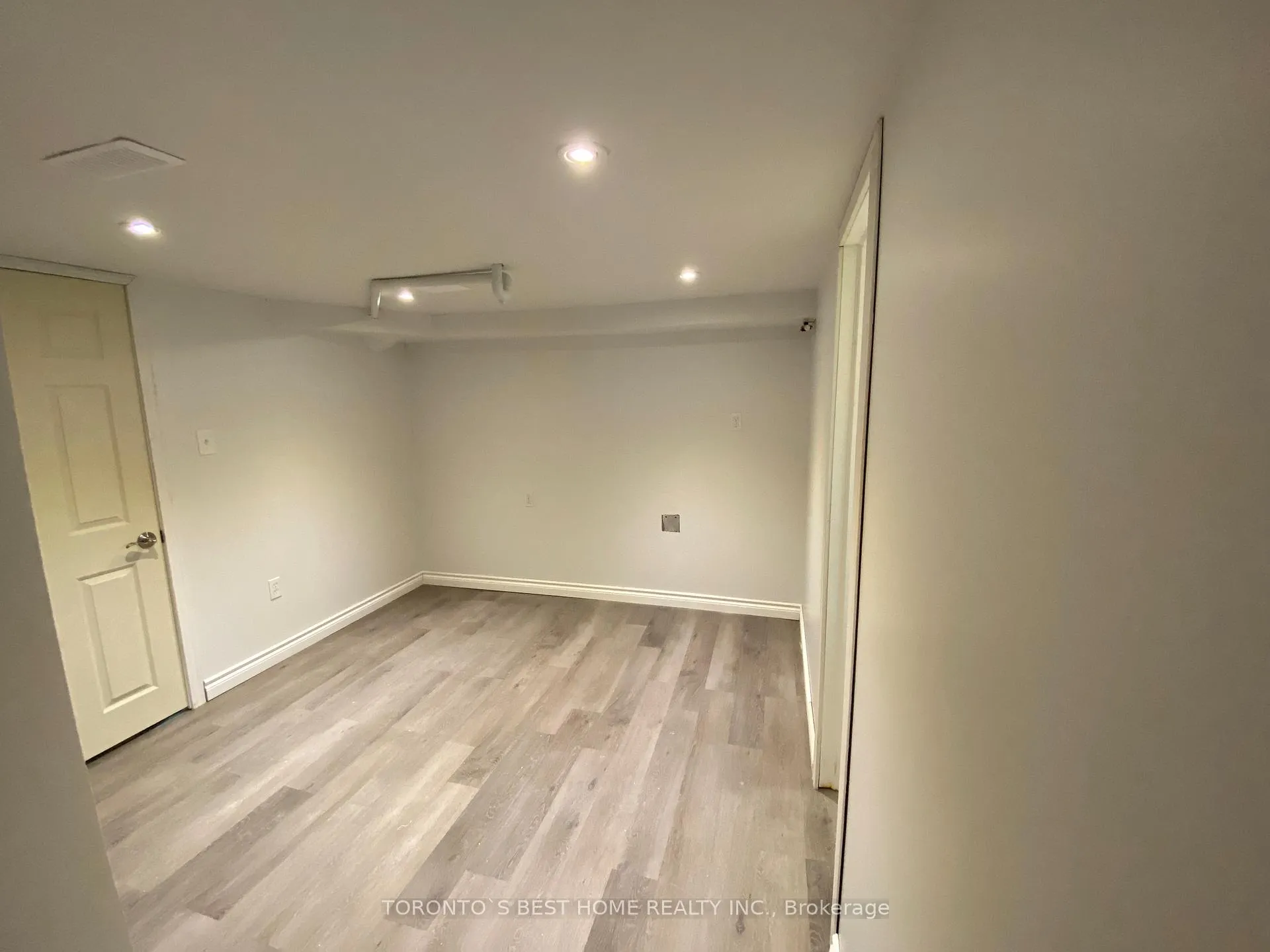 Photo 54 of Unit Lower, 24 Stoddart Drive, Aurora, Aurora Highlands — HOMEH
