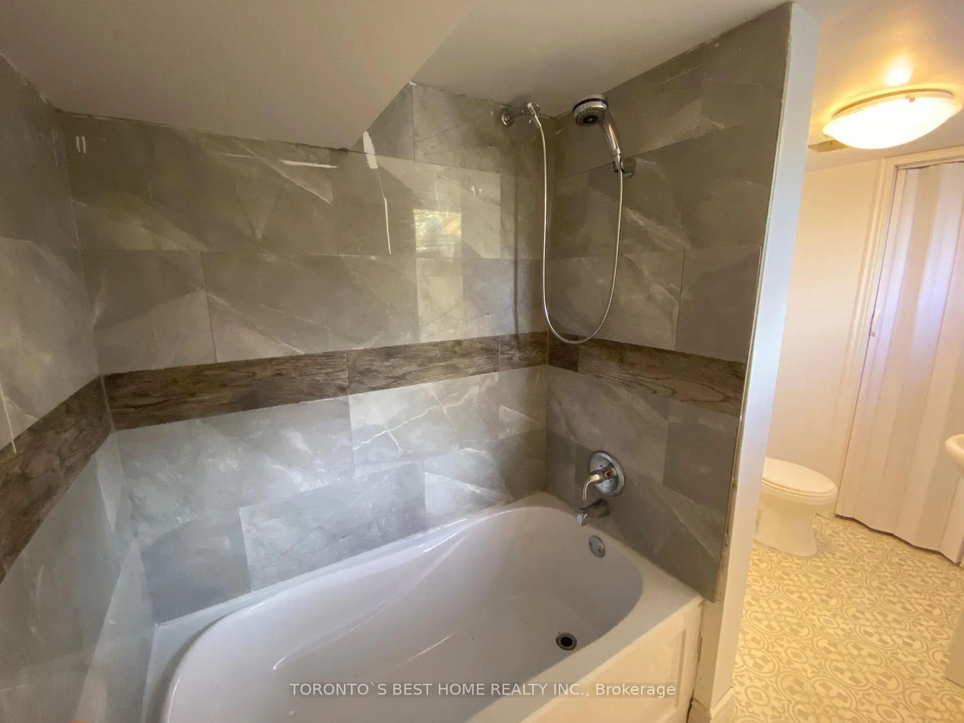 Photo 115 of Unit Lower, 24 Stoddart Drive, Aurora, Aurora Highlands — HOMEH