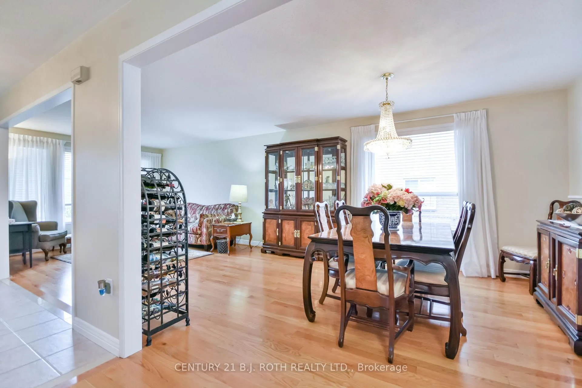 Photo 61 of 77 Sun King Crescent, Barrie, Innis-Shore — HOMEH