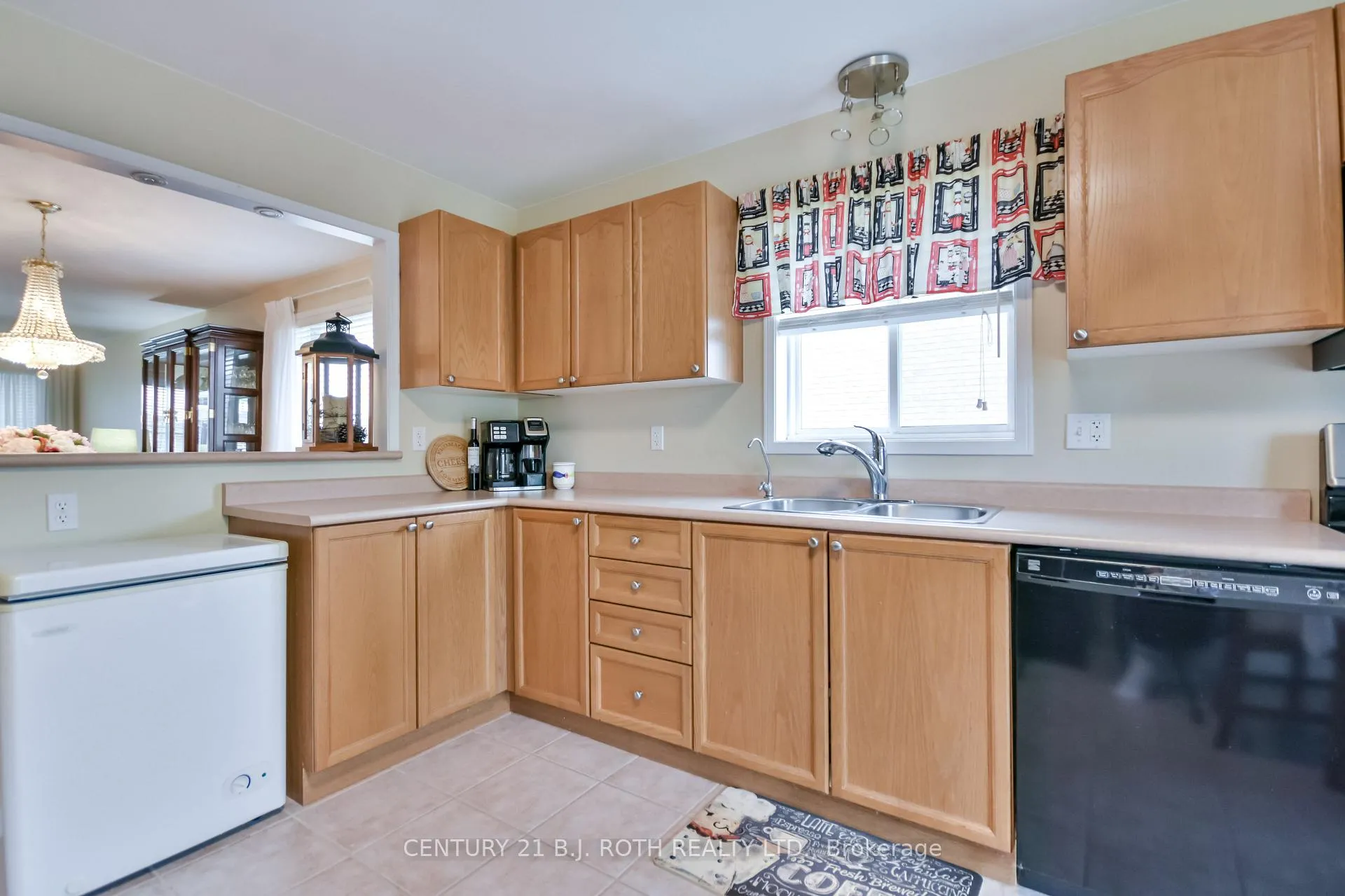 Photo 104 of 77 Sun King Crescent, Barrie, Innis-Shore — HOMEH