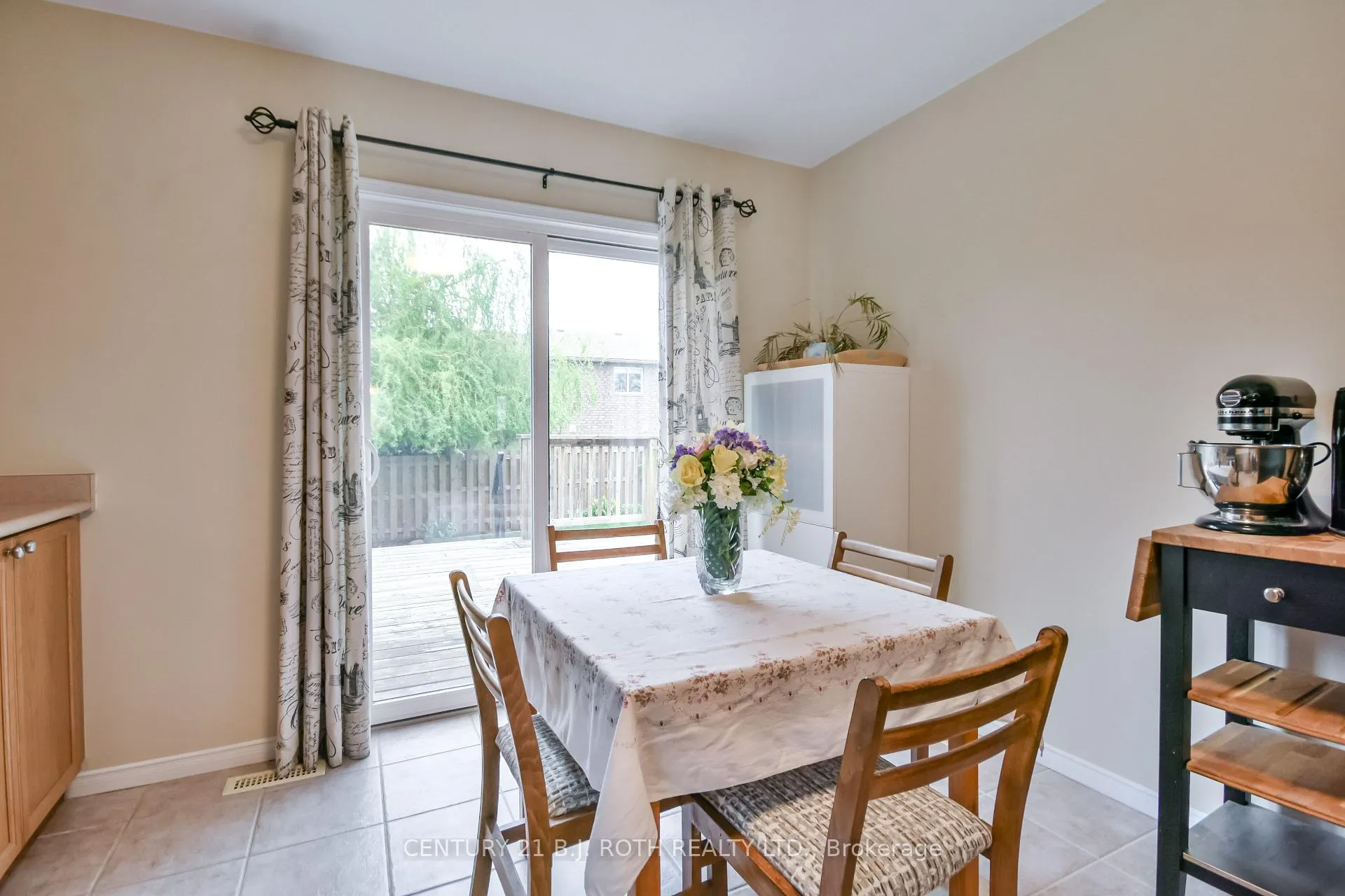 Photo 115 of 77 Sun King Crescent, Barrie, Innis-Shore — HOMEH