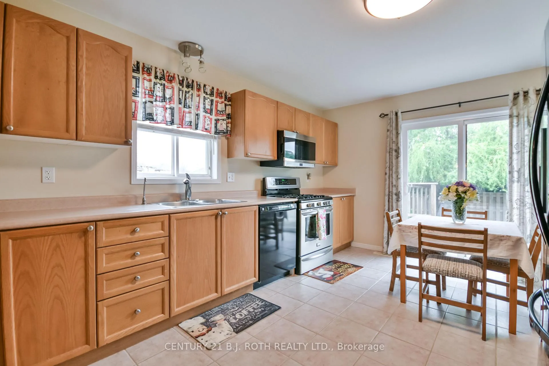 Photo 119 of 77 Sun King Crescent, Barrie, Innis-Shore — HOMEH