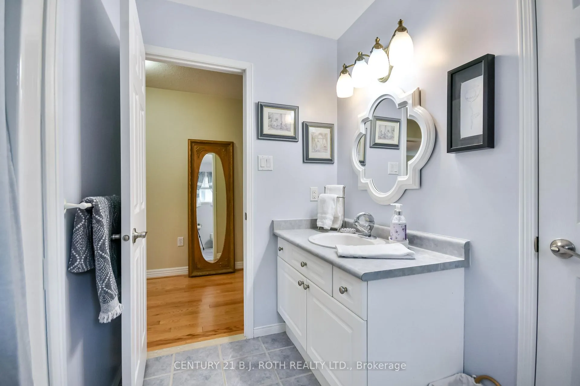 Photo 157 of 77 Sun King Crescent, Barrie, Innis-Shore — HOMEH