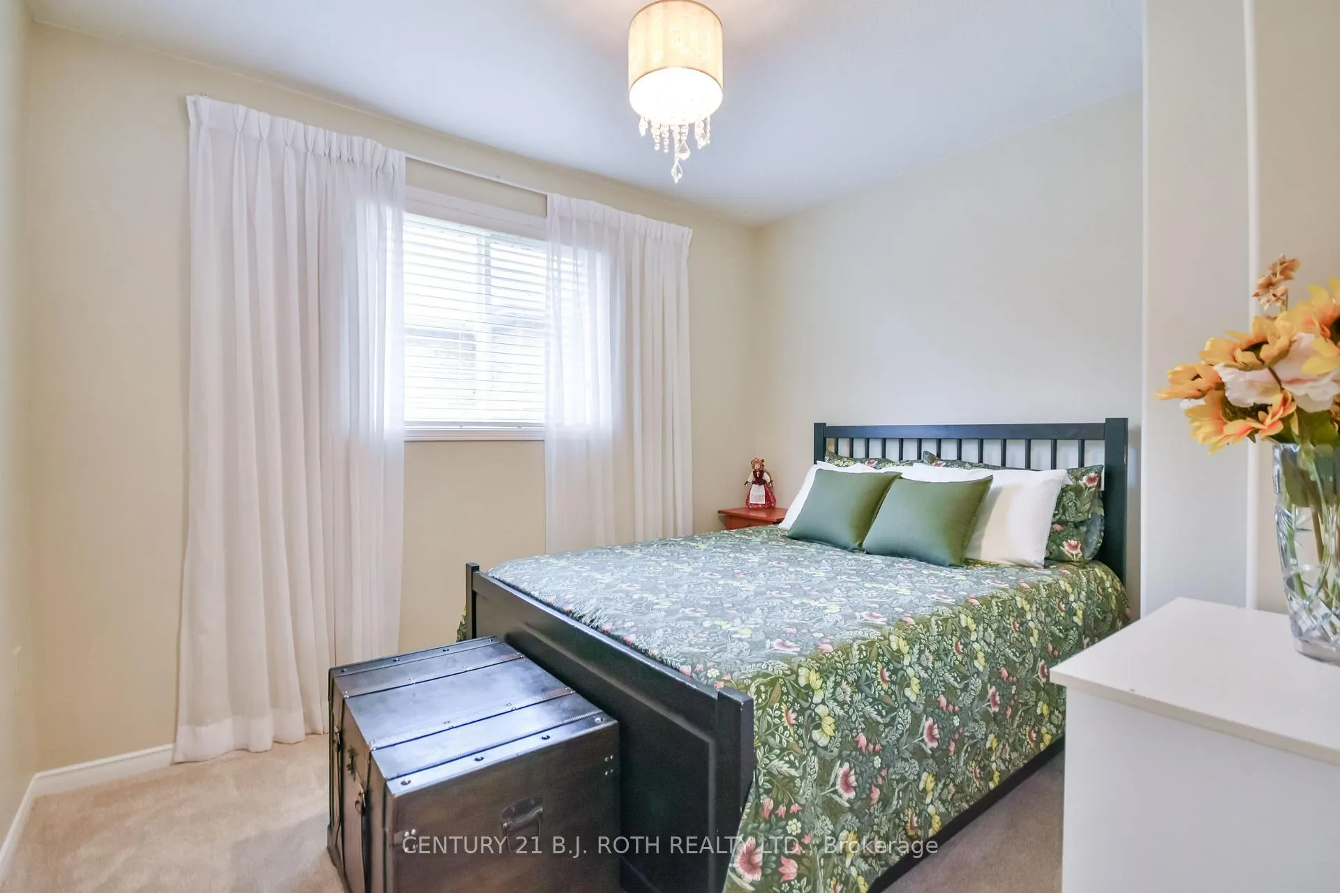 Photo 190 of 77 Sun King Crescent, Barrie, Innis-Shore — HOMEH
