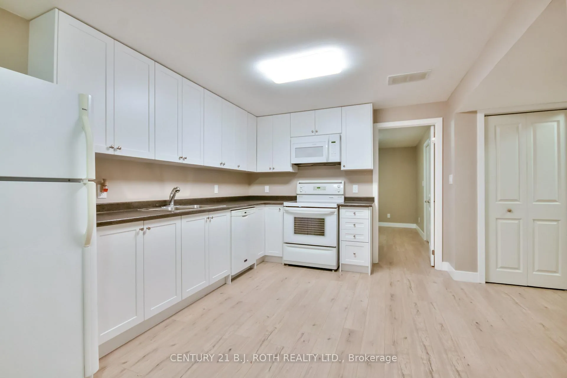 Photo 218 of 77 Sun King Crescent, Barrie, Innis-Shore — HOMEH