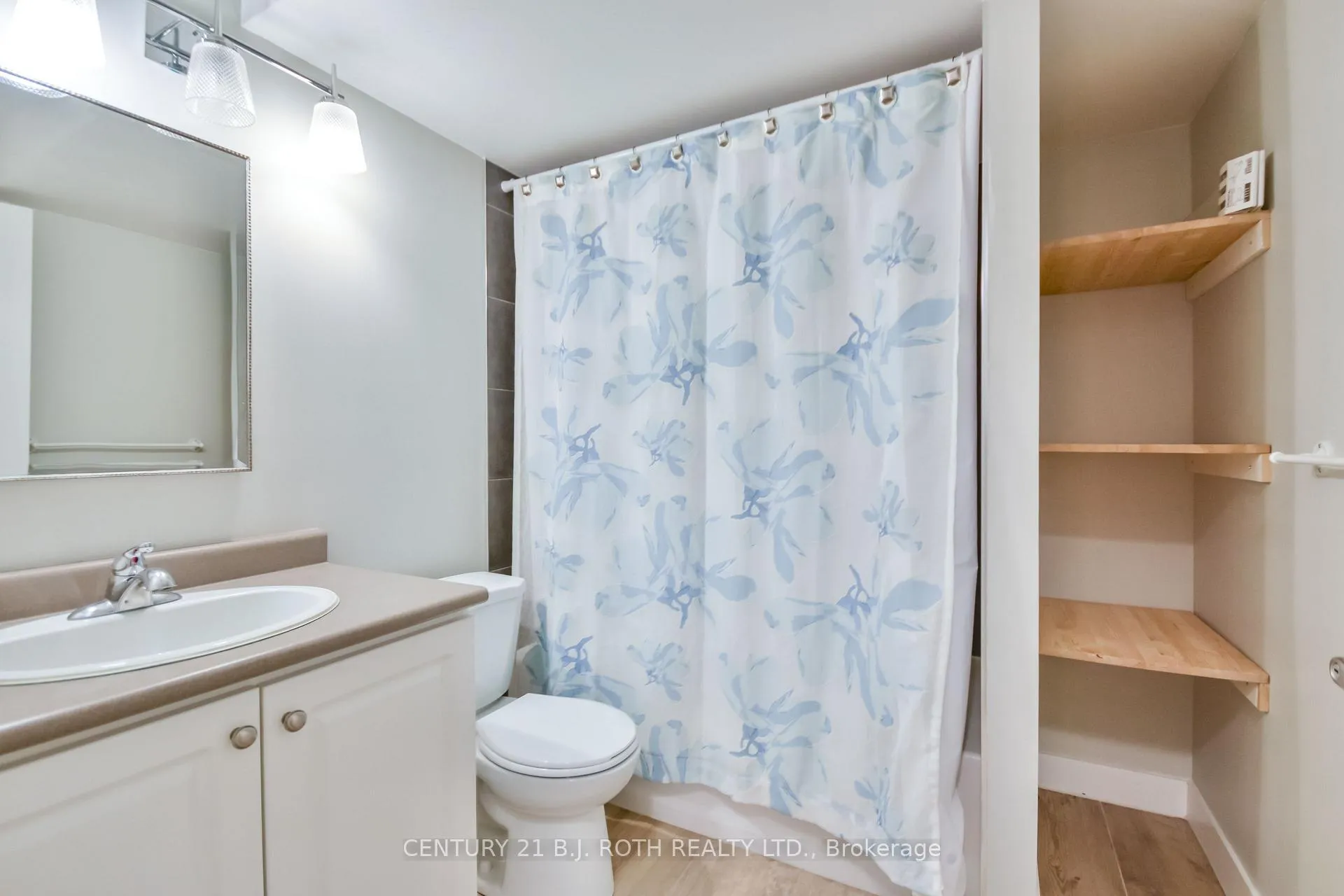 Photo 278 of 77 Sun King Crescent, Barrie, Innis-Shore — HOMEH