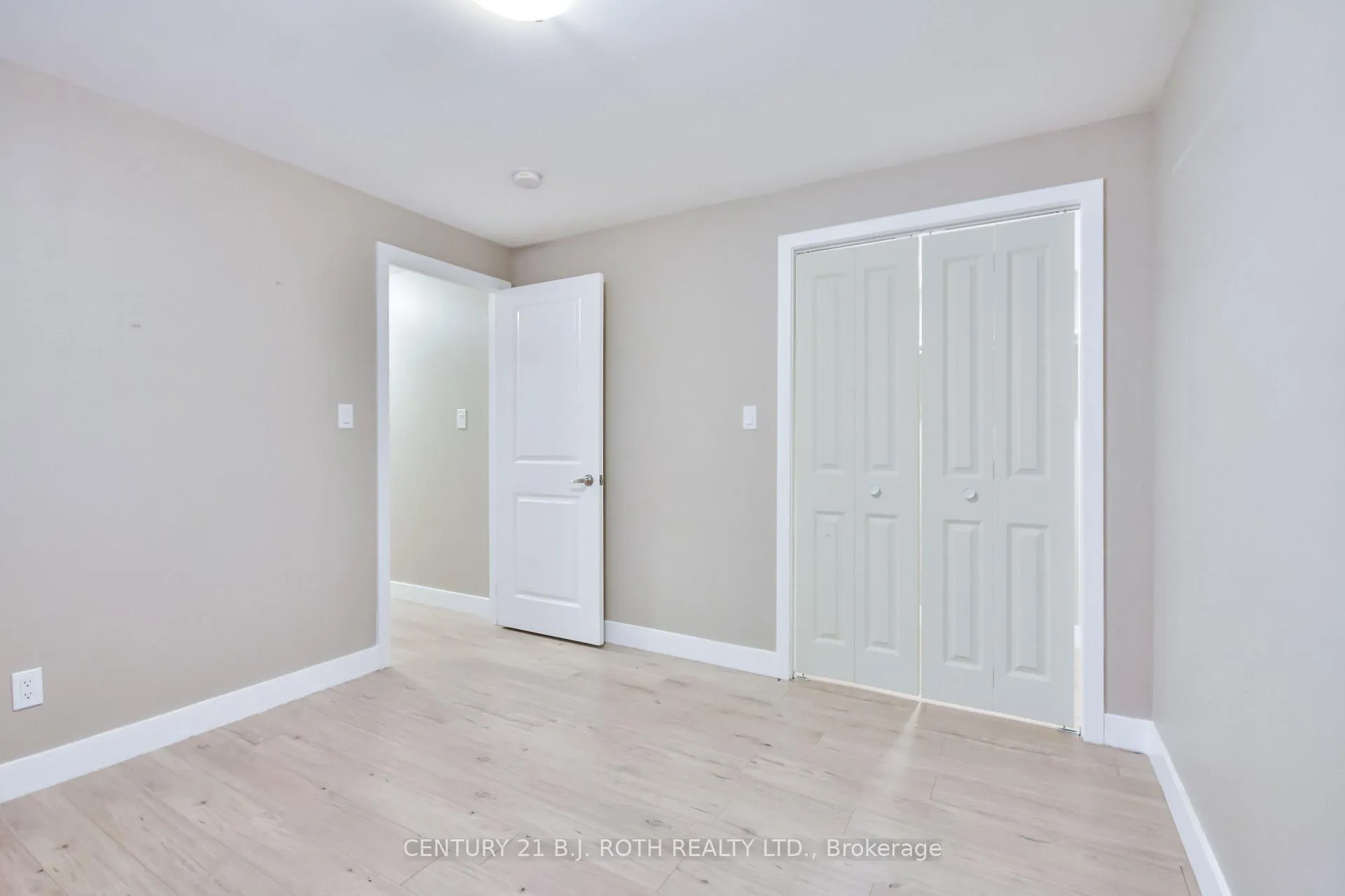 Photo 276 of 77 Sun King Crescent, Barrie, Innis-Shore — HOMEH