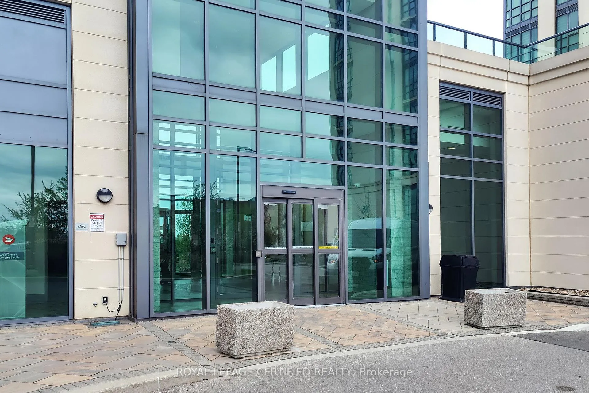 Photo 4 of Unit 711, 55 Yorkland Boulevard, Brampton, Goreway Drive Corridor — HOMEH