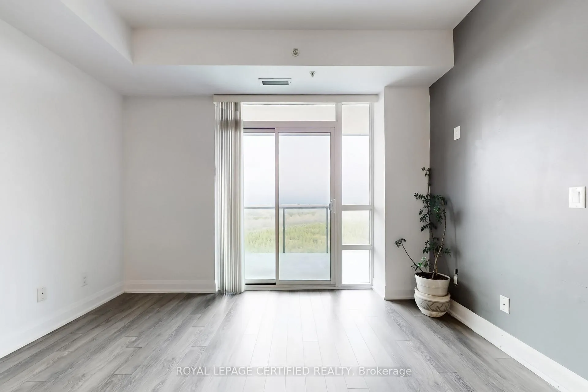 Photo 8 of Unit 711, 55 Yorkland Boulevard, Brampton, Goreway Drive Corridor — HOMEH