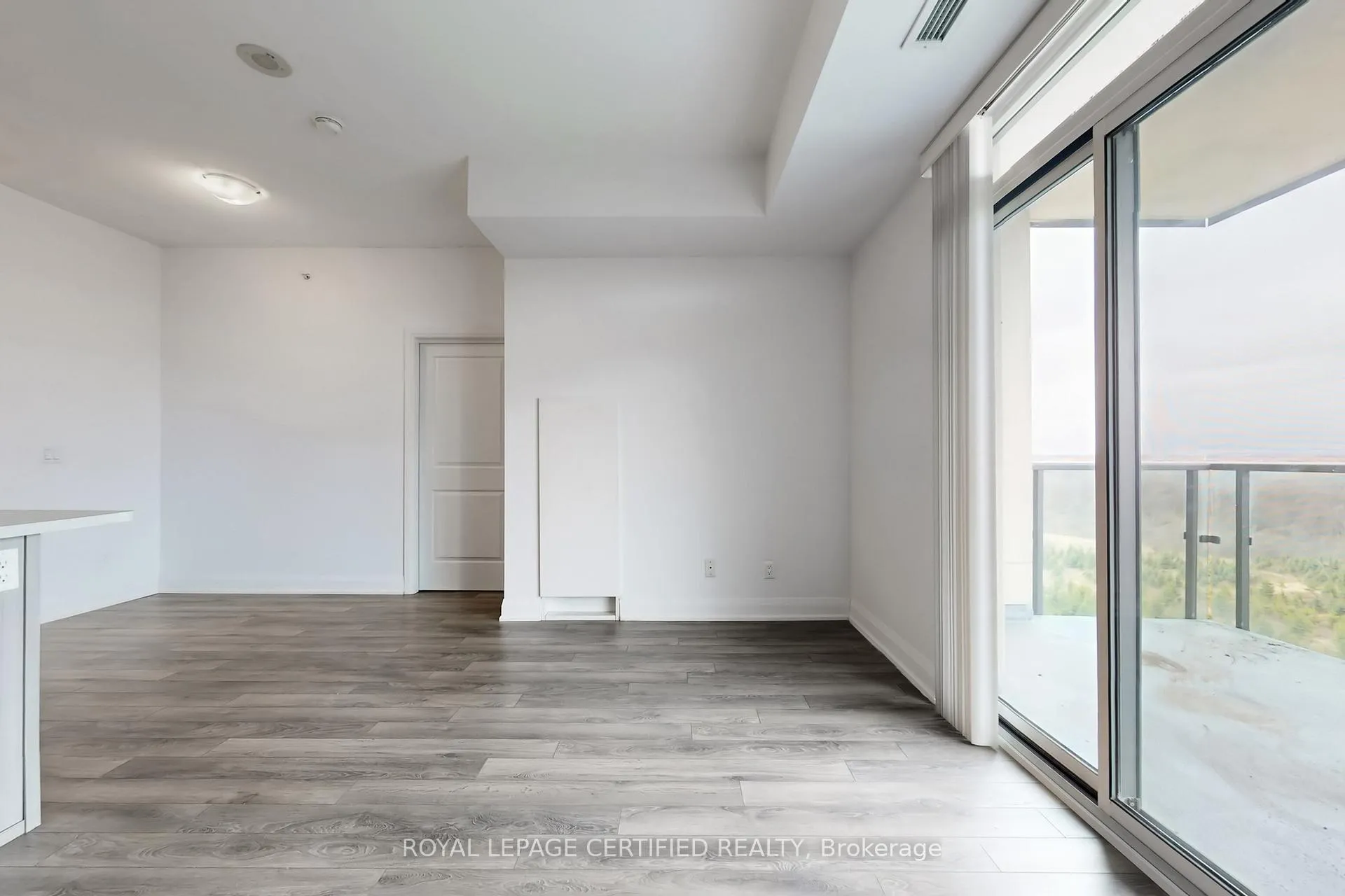 Photo 10 of Unit 711, 55 Yorkland Boulevard, Brampton, Goreway Drive Corridor — HOMEH