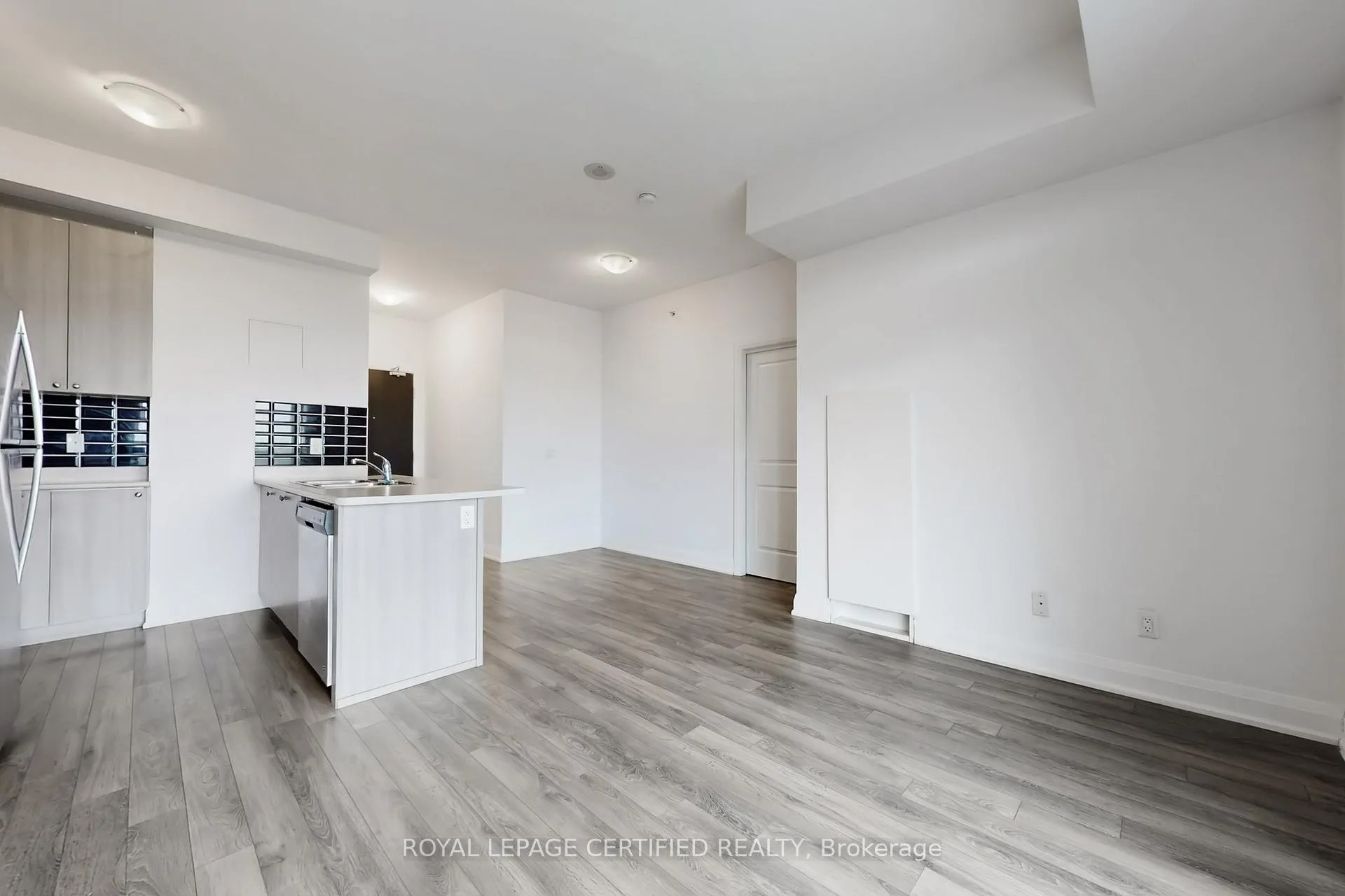 Photo 11 of Unit 711, 55 Yorkland Boulevard, Brampton, Goreway Drive Corridor — HOMEH