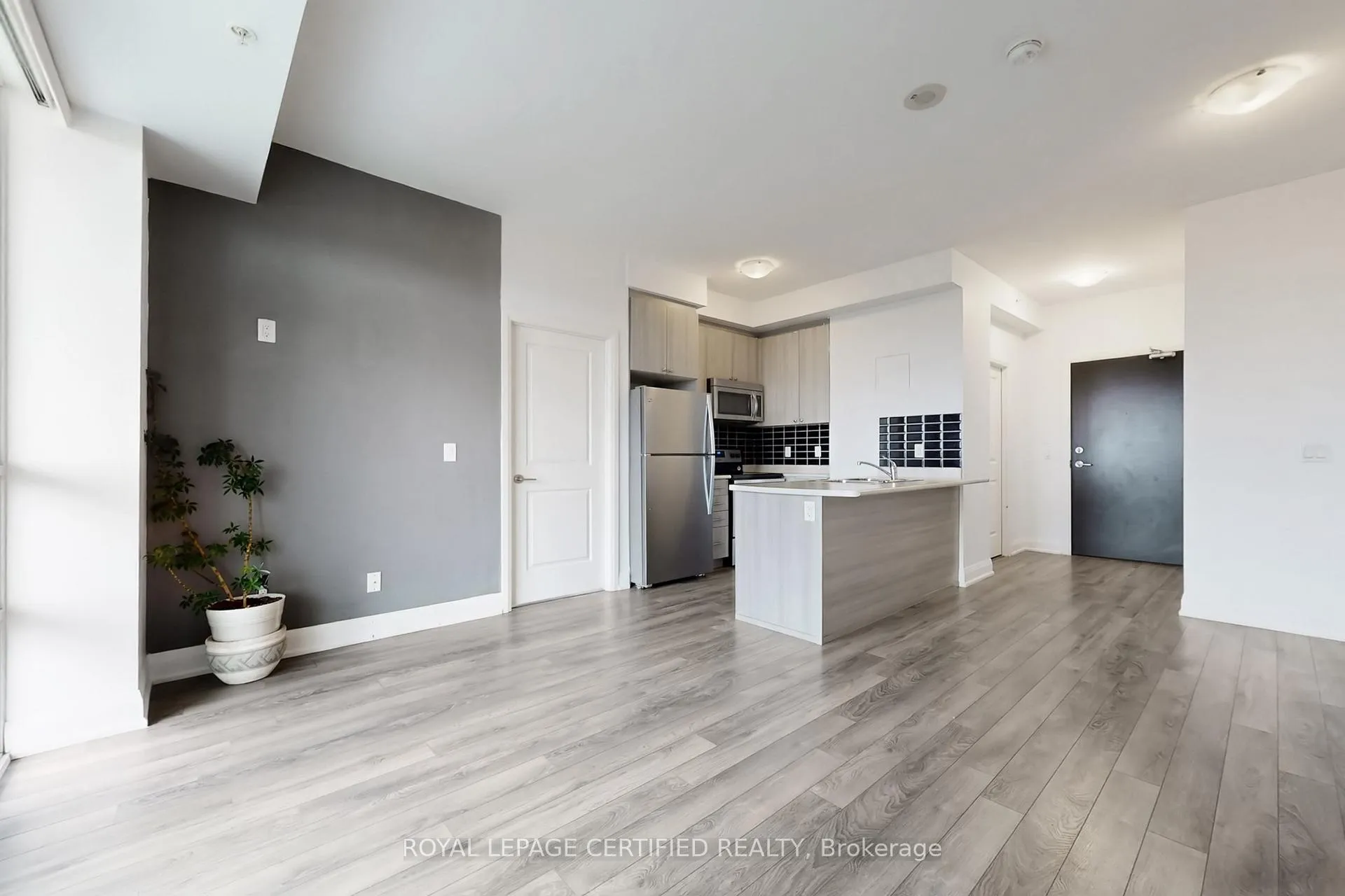 Photo 12 of Unit 711, 55 Yorkland Boulevard, Brampton, Goreway Drive Corridor — HOMEH