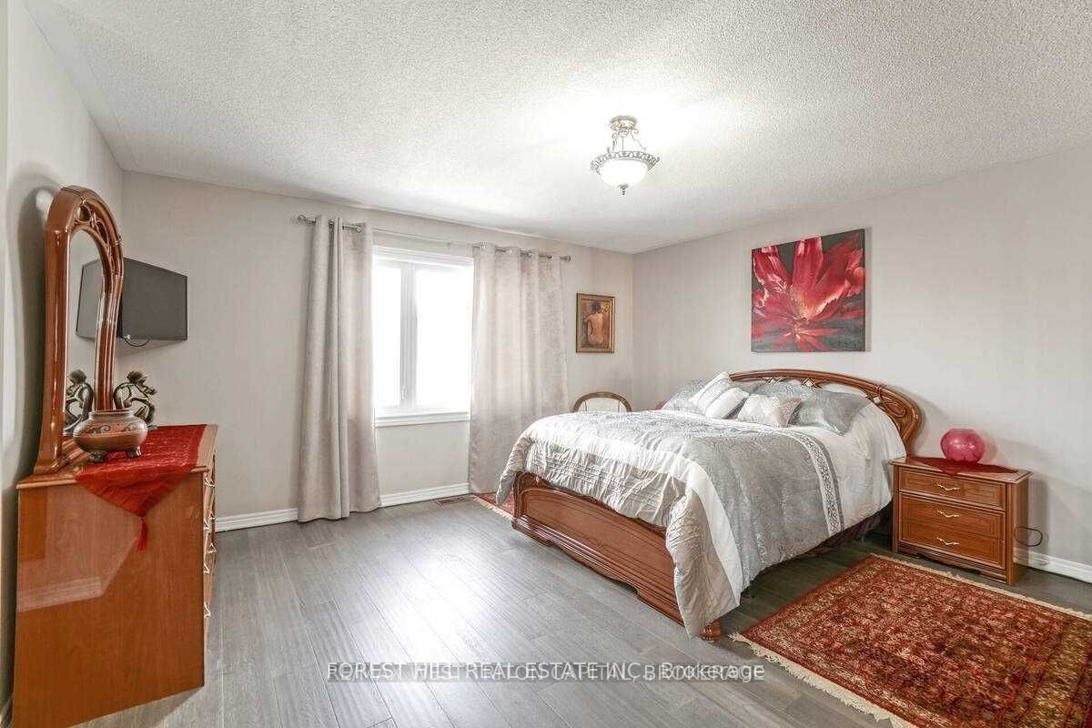 Photo 54 of 2 Reindeer Crescent N, Vaughan, Vellore Village — HOMEH