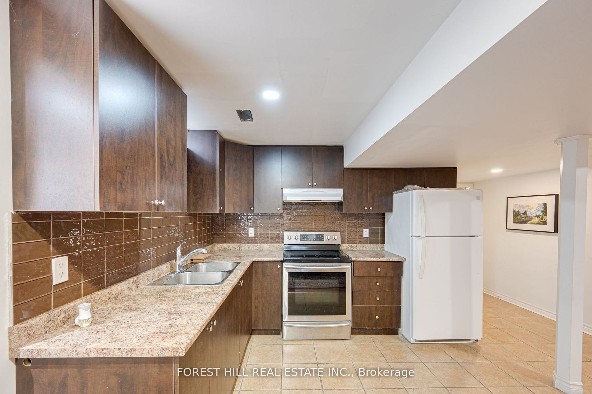Photo 56 of 2 Reindeer Crescent N, Vaughan, Vellore Village — HOMEH