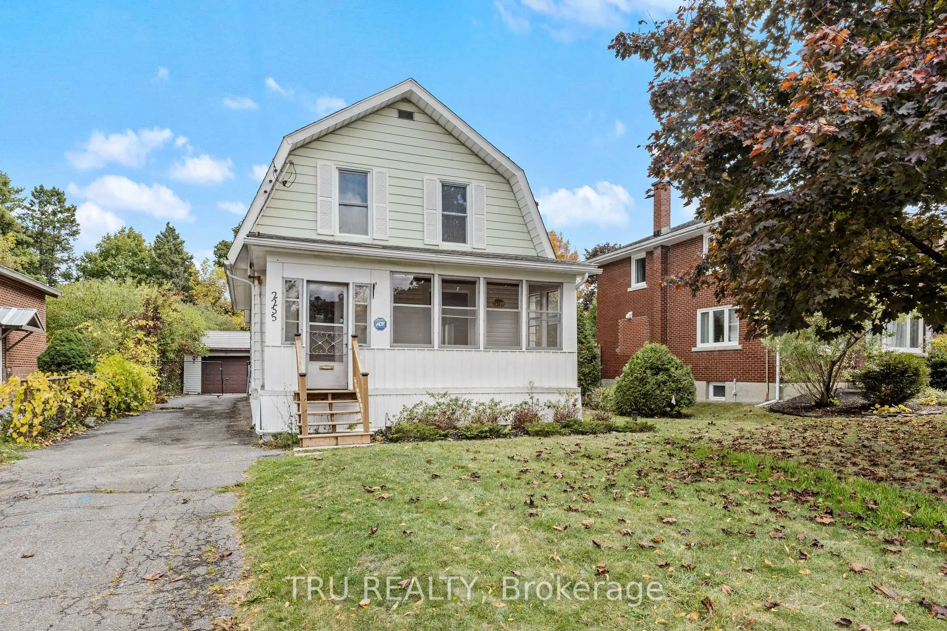 Photo 2 of Unit 1, 2235 Webster Avenue, Ottawa, Alta Vista — HOMEH