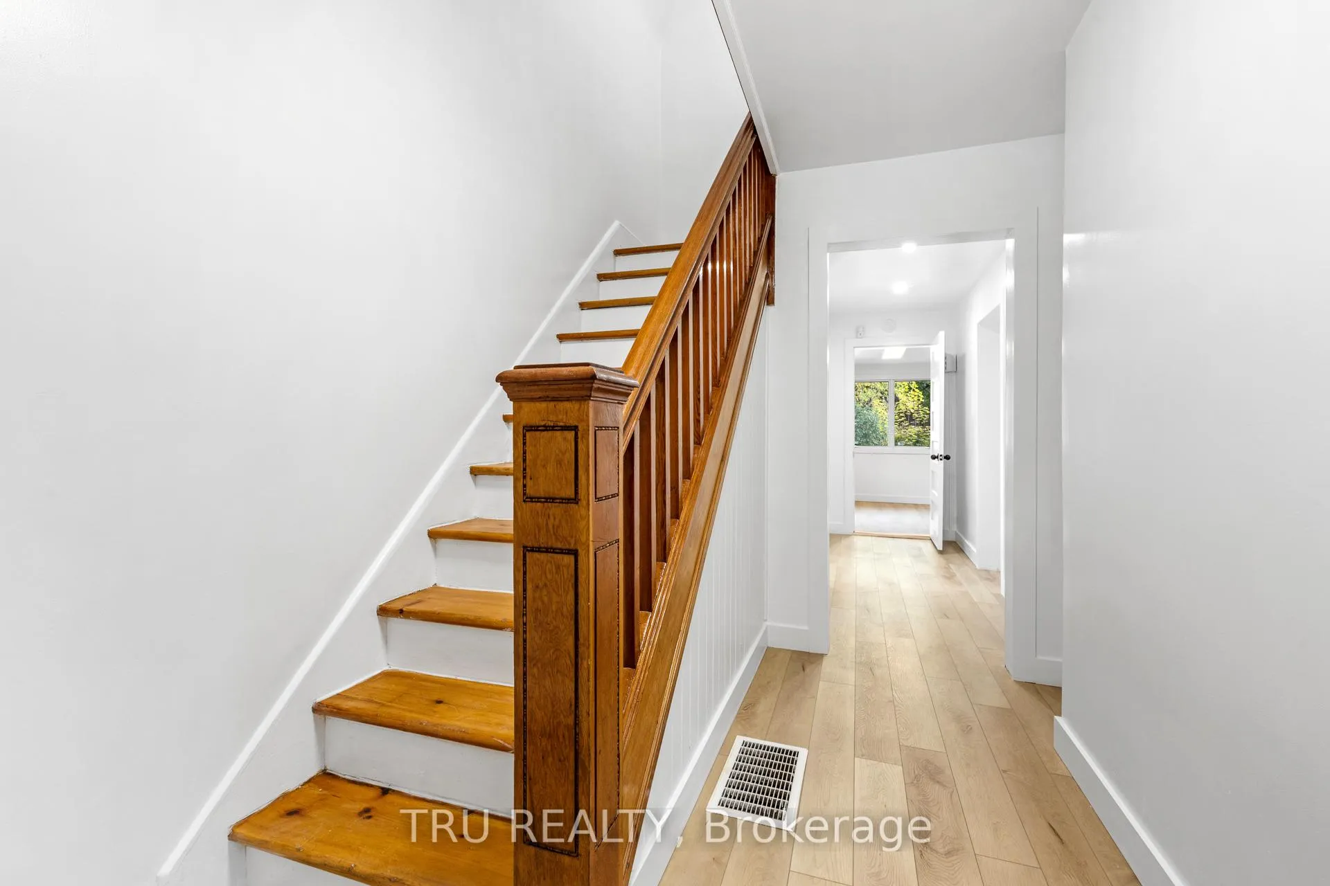 Photo 41 of Unit 1, 2235 Webster Avenue, Ottawa, Alta Vista — HOMEH