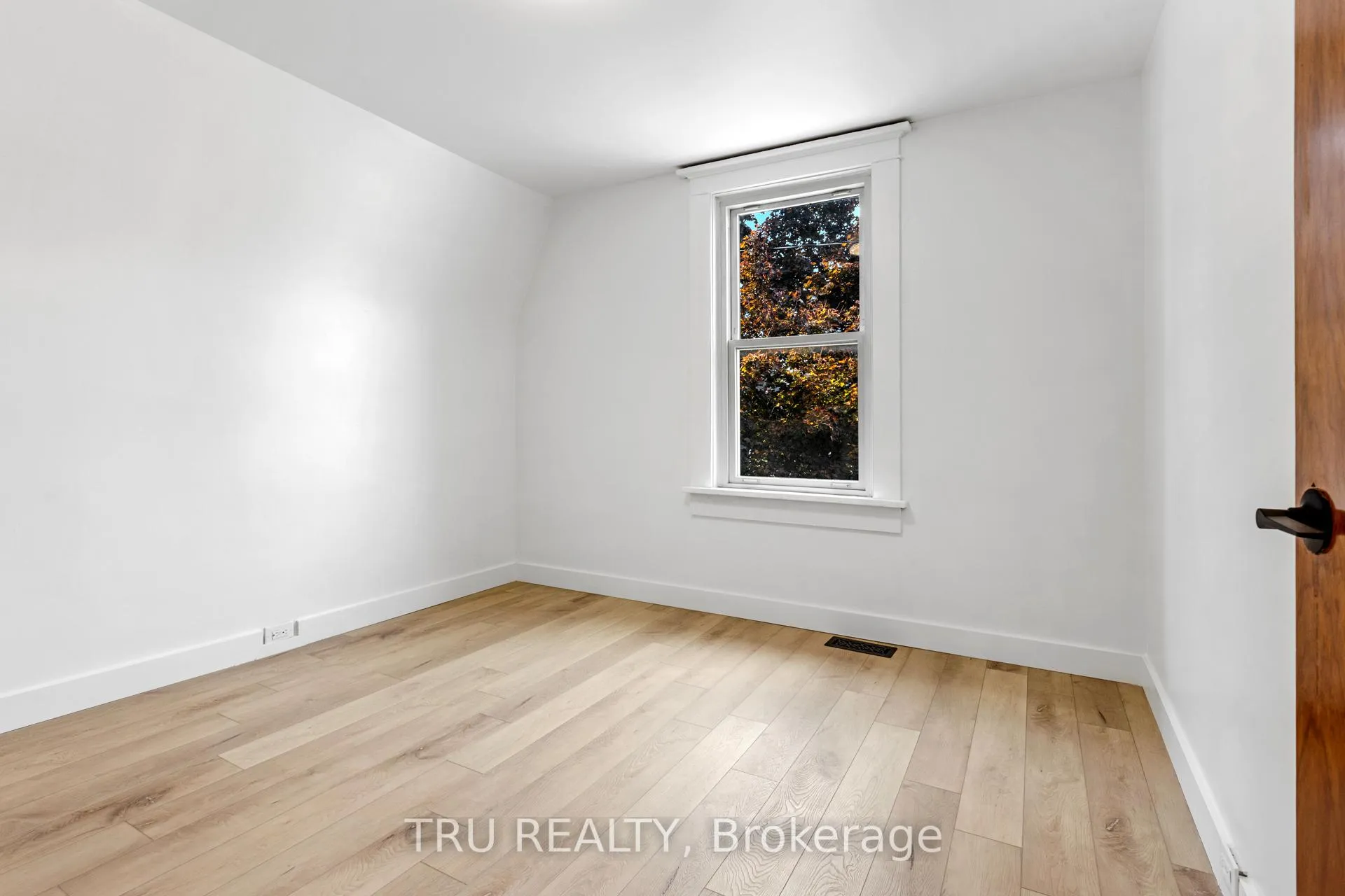 Photo 158 of Unit 1, 2235 Webster Avenue, Ottawa, Alta Vista — HOMEH