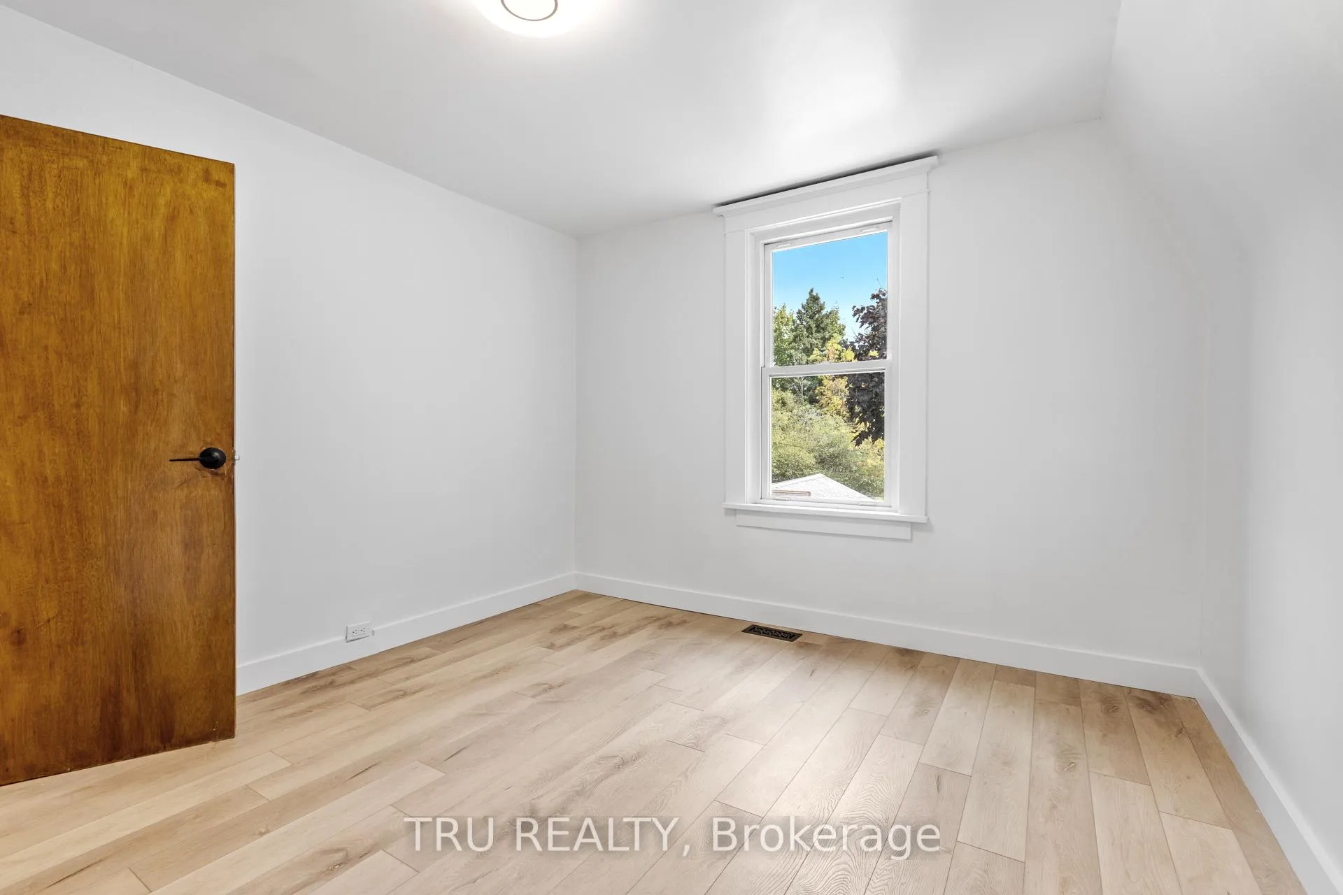 Photo 221 of Unit 1, 2235 Webster Avenue, Ottawa, Alta Vista — HOMEH