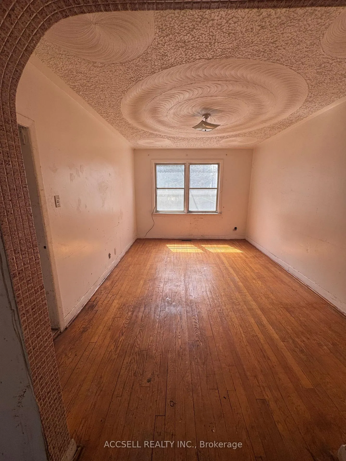 Photo 35 of 1122 Aldea Avenue, Ottawa, Billings Bridge — HOMEH