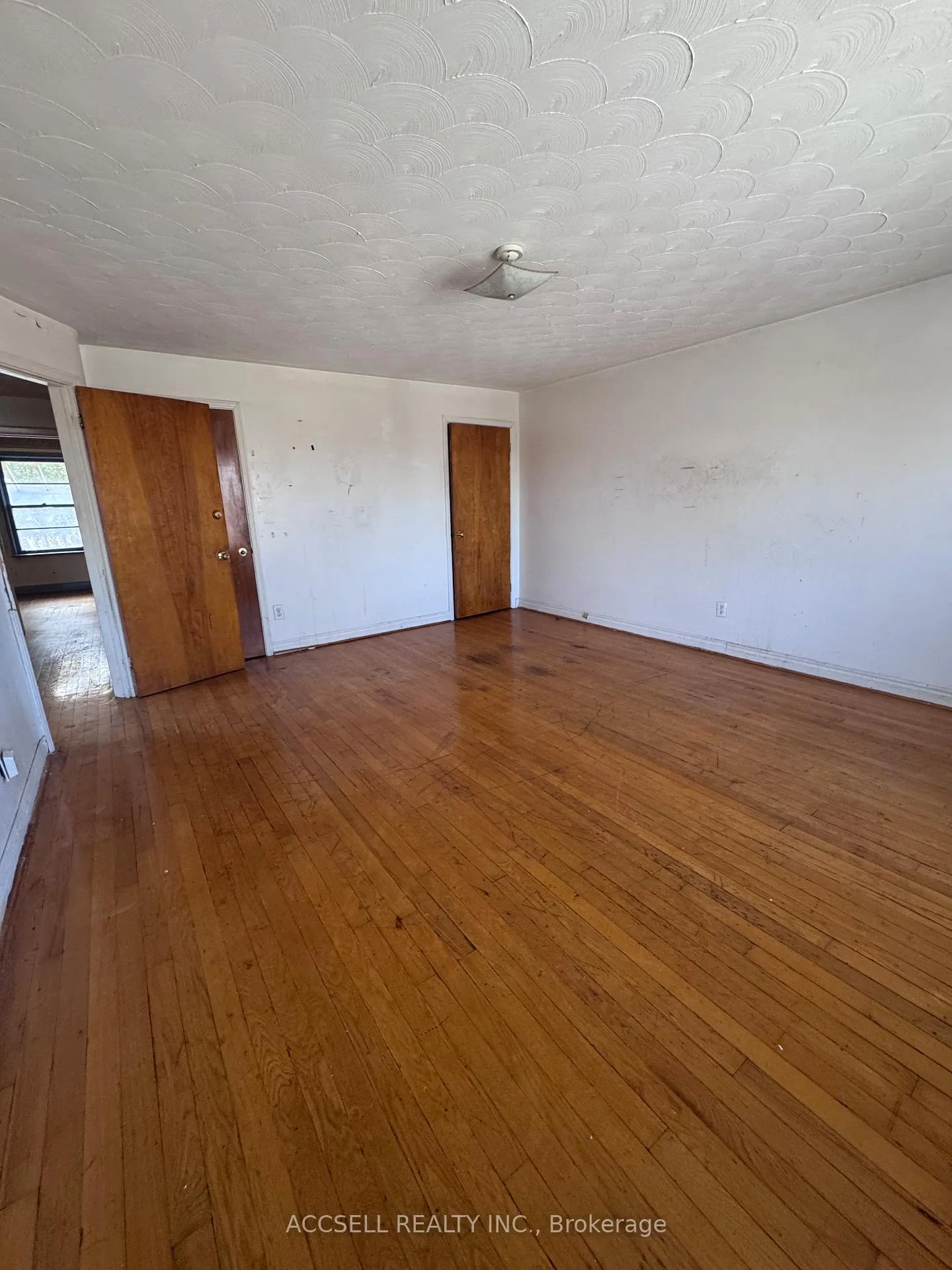 Photo 135 of 1122 Aldea Avenue, Ottawa, Billings Bridge — HOMEH
