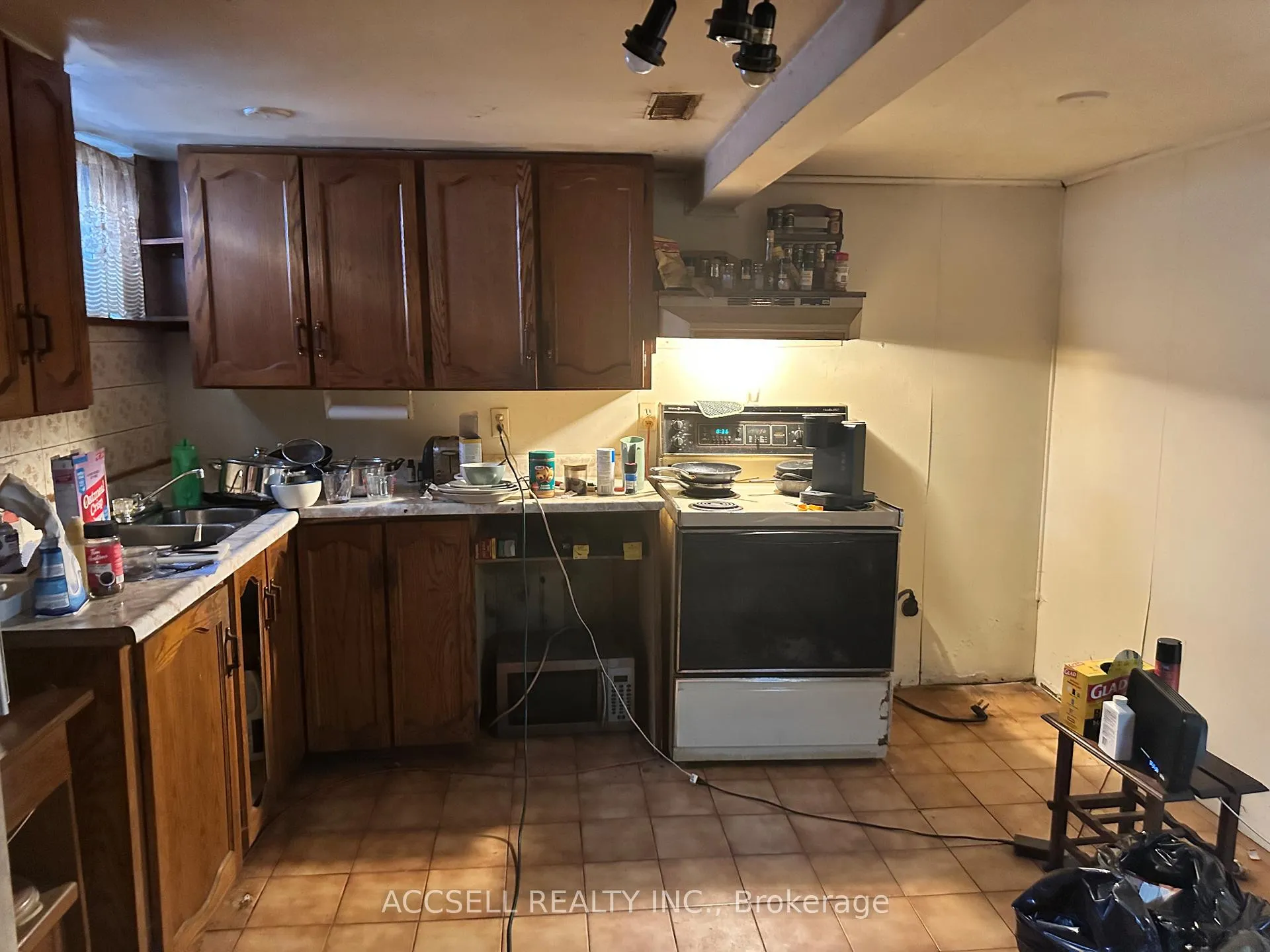 Photo 159 of 1122 Aldea Avenue, Ottawa, Billings Bridge — HOMEH