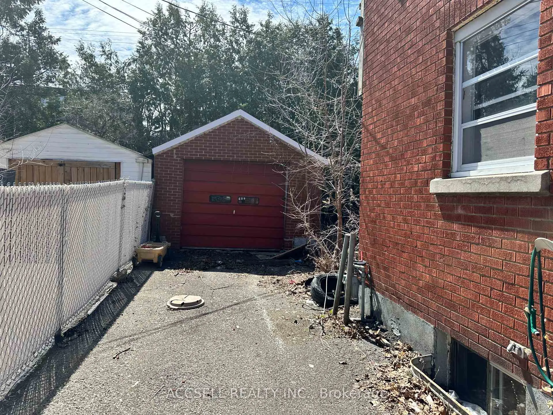 Photo 233 of 1122 Aldea Avenue, Ottawa, Billings Bridge — HOMEH