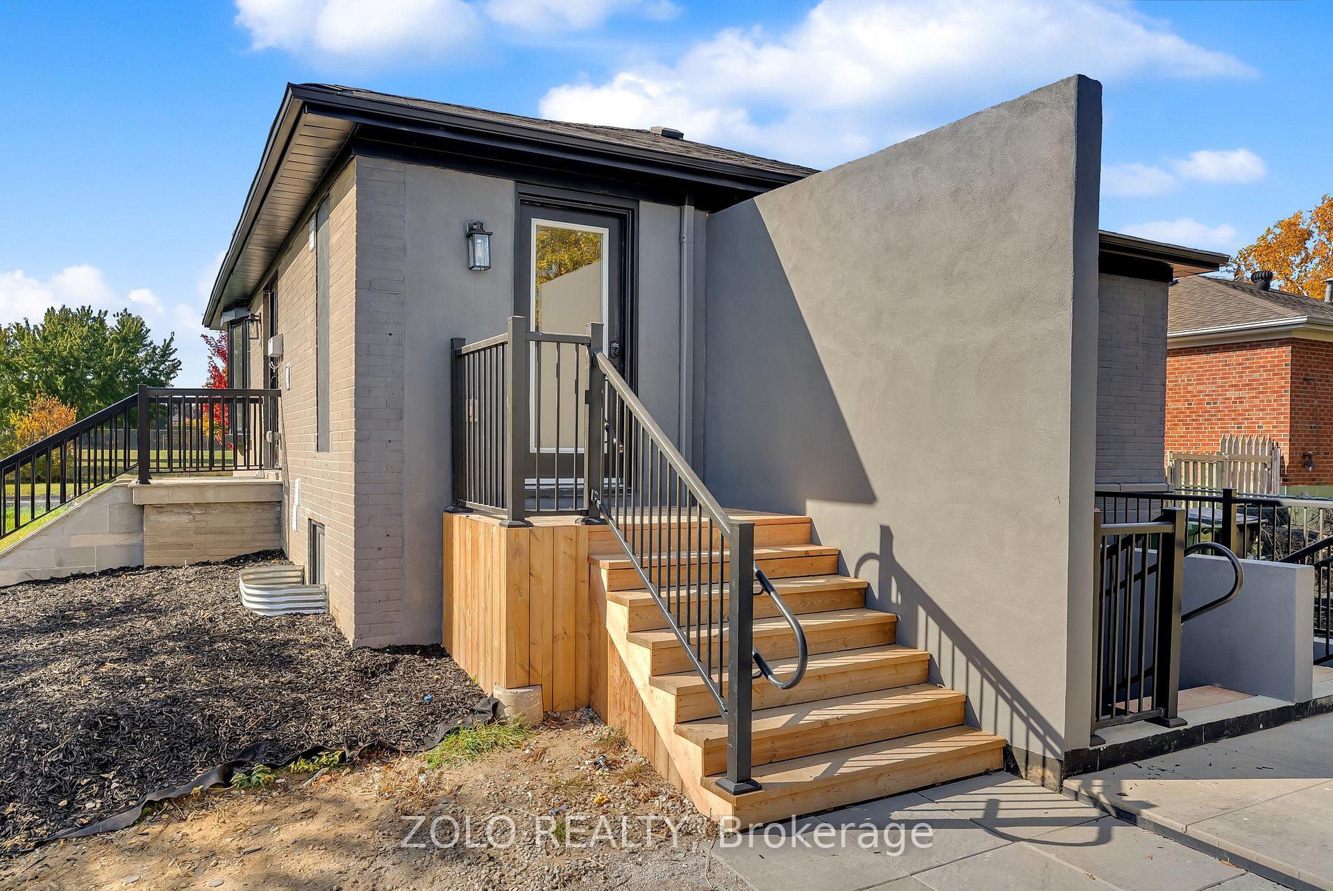 Photo 2 of Unit Unit B, 105 Galloway Road, Scarborough, West Hill — HOMEH
