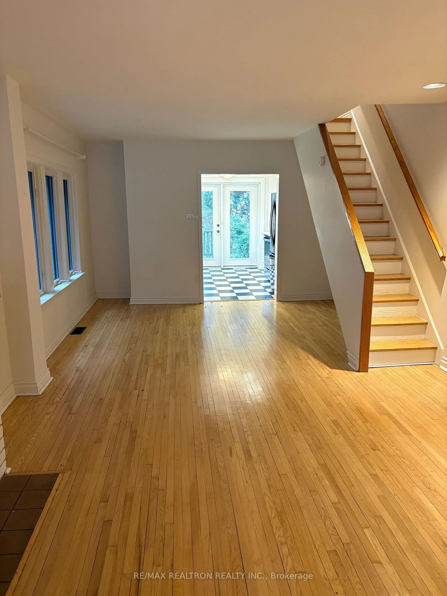 Photo 2 of 18 Henning Avenue, Toronto, Yonge-Eglinton — HOMEH