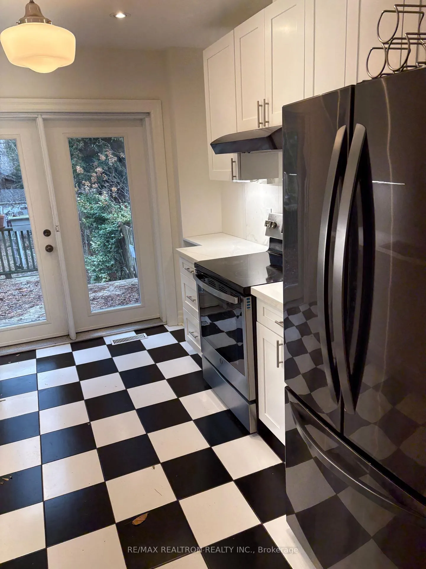 Photo 7 of 18 Henning Avenue, Toronto, Yonge-Eglinton — HOMEH