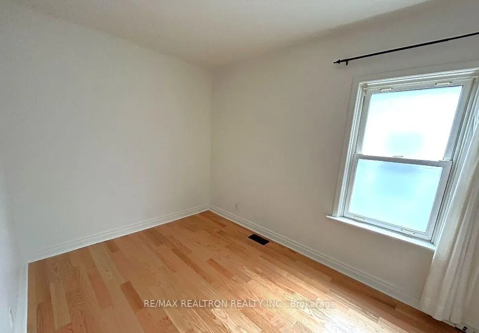 Photo 10 of 18 Henning Avenue, Toronto, Yonge-Eglinton — HOMEH