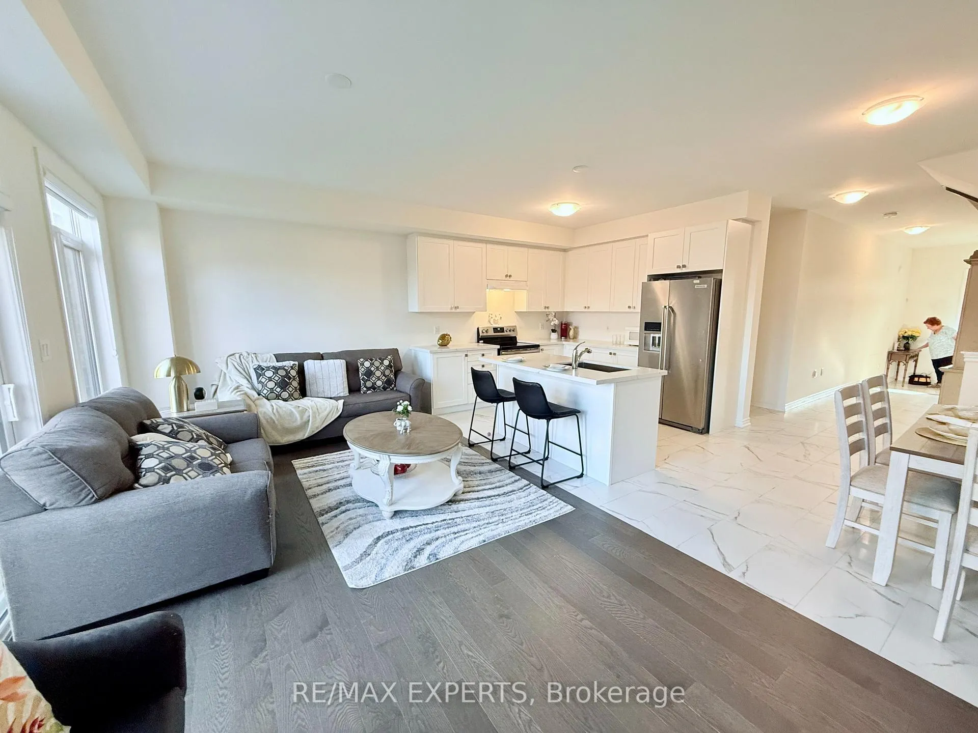 Photo 9 of 2229 Grainger Loop, Innisfil, Rural Innisfil — HOMEH