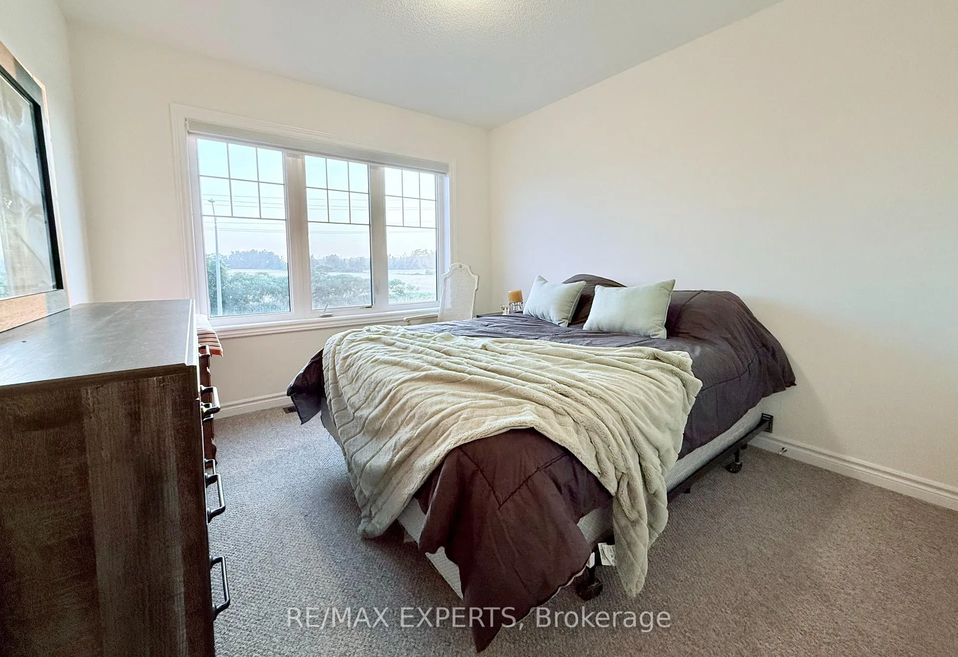 Photo 22 of 2229 Grainger Loop, Innisfil, Rural Innisfil — HOMEH
