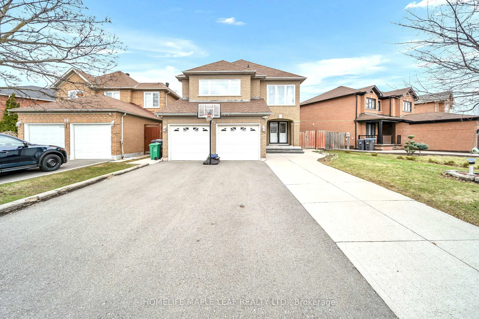 Photo 3 of 87 Softneedle Avenue, Brampton, Sandringham-Wellington — HOMEH