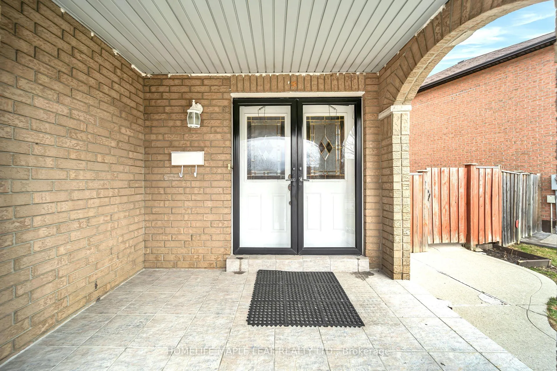 Photo 7 of 87 Softneedle Avenue, Brampton, Sandringham-Wellington — HOMEH