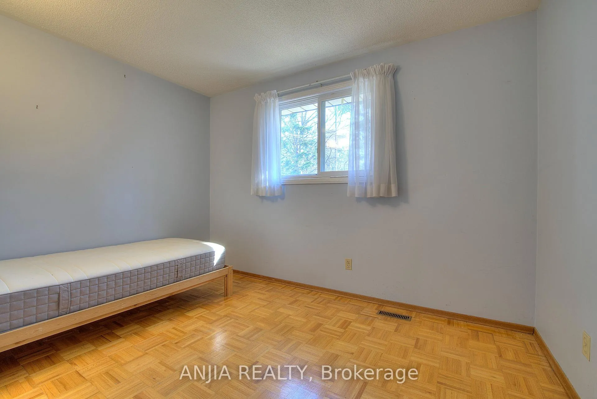 Photo 12 of Unit Cres, 128 Loganberry Crescent, North York, Hillcrest Village — HOMEH