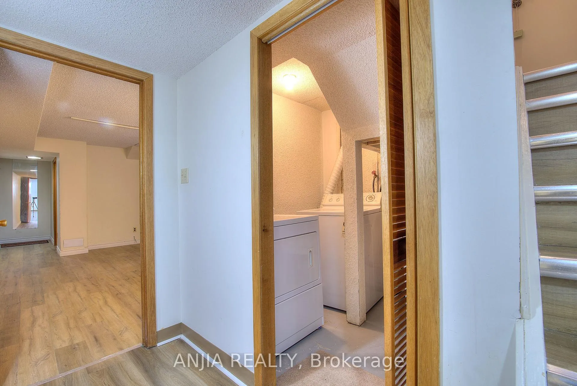 Photo 17 of Unit Cres, 128 Loganberry Crescent, North York, Hillcrest Village — HOMEH