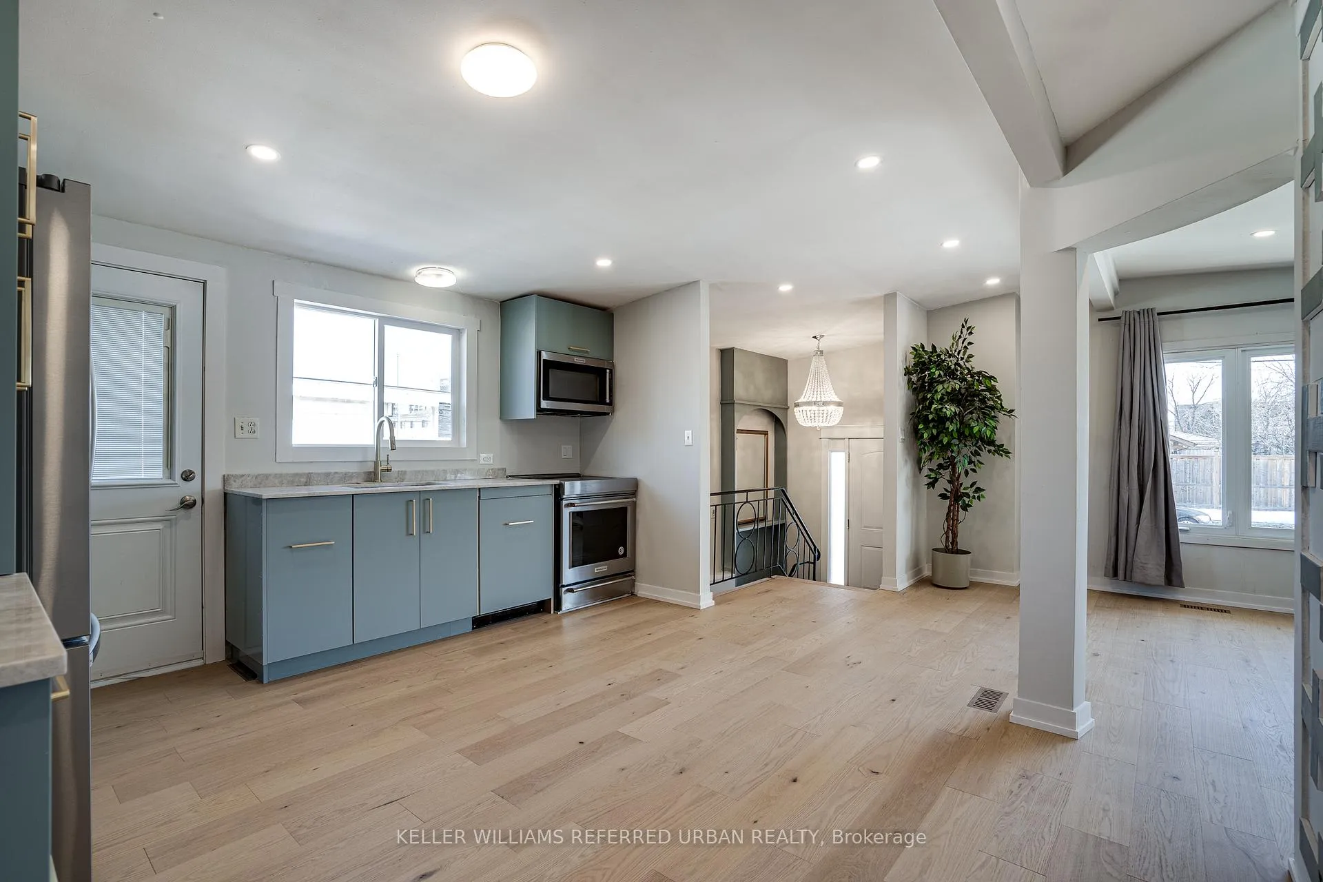 Photo 9 of 60 Fielding Crescent, Hamilton, Lawfield — HOMEH