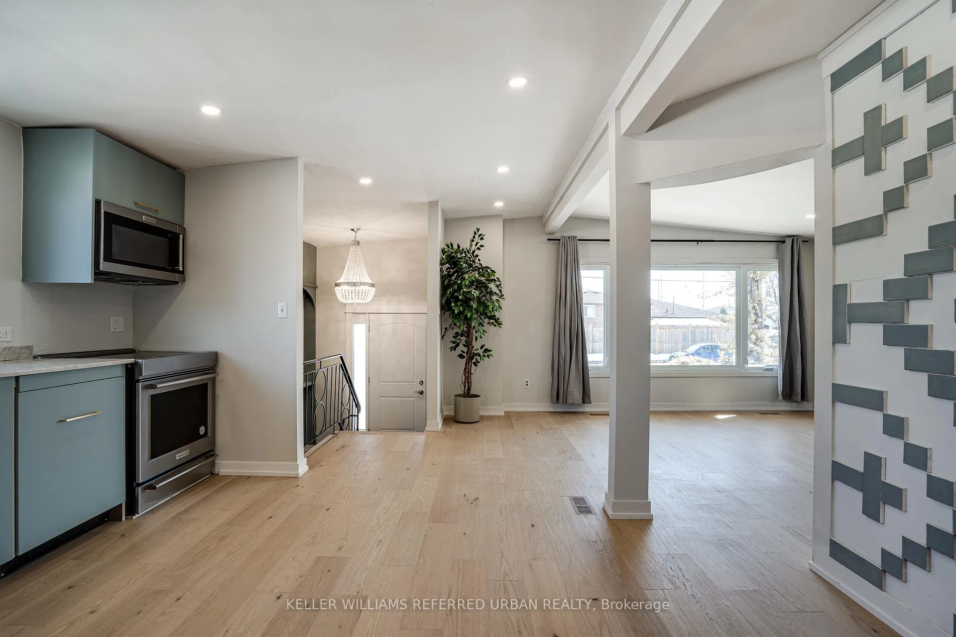 Photo 10 of 60 Fielding Crescent, Hamilton, Lawfield — HOMEH