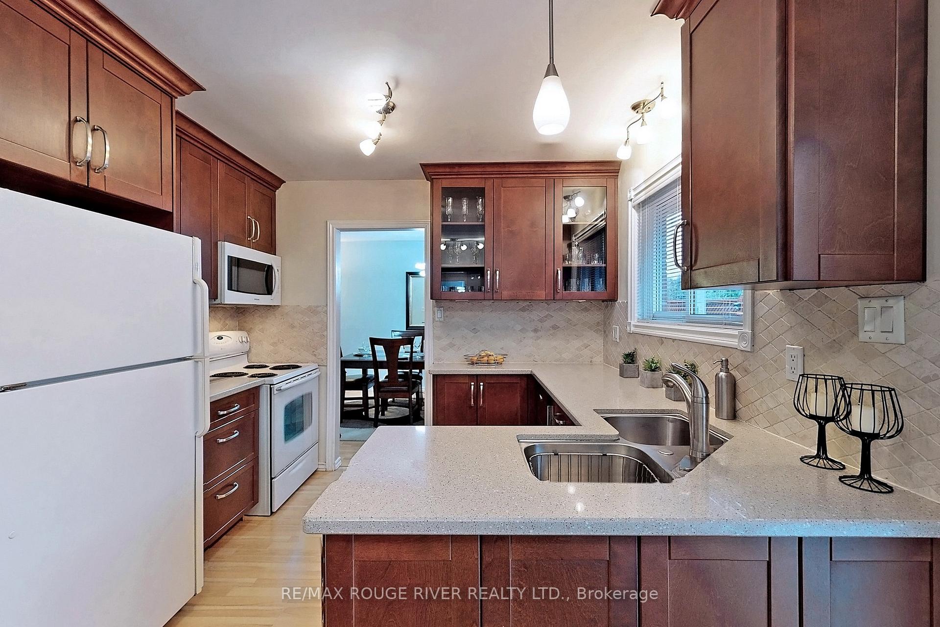 Photo 13 of 78 Clappison Boulevard, Scarborough, Centennial Scarborough — HOMEH