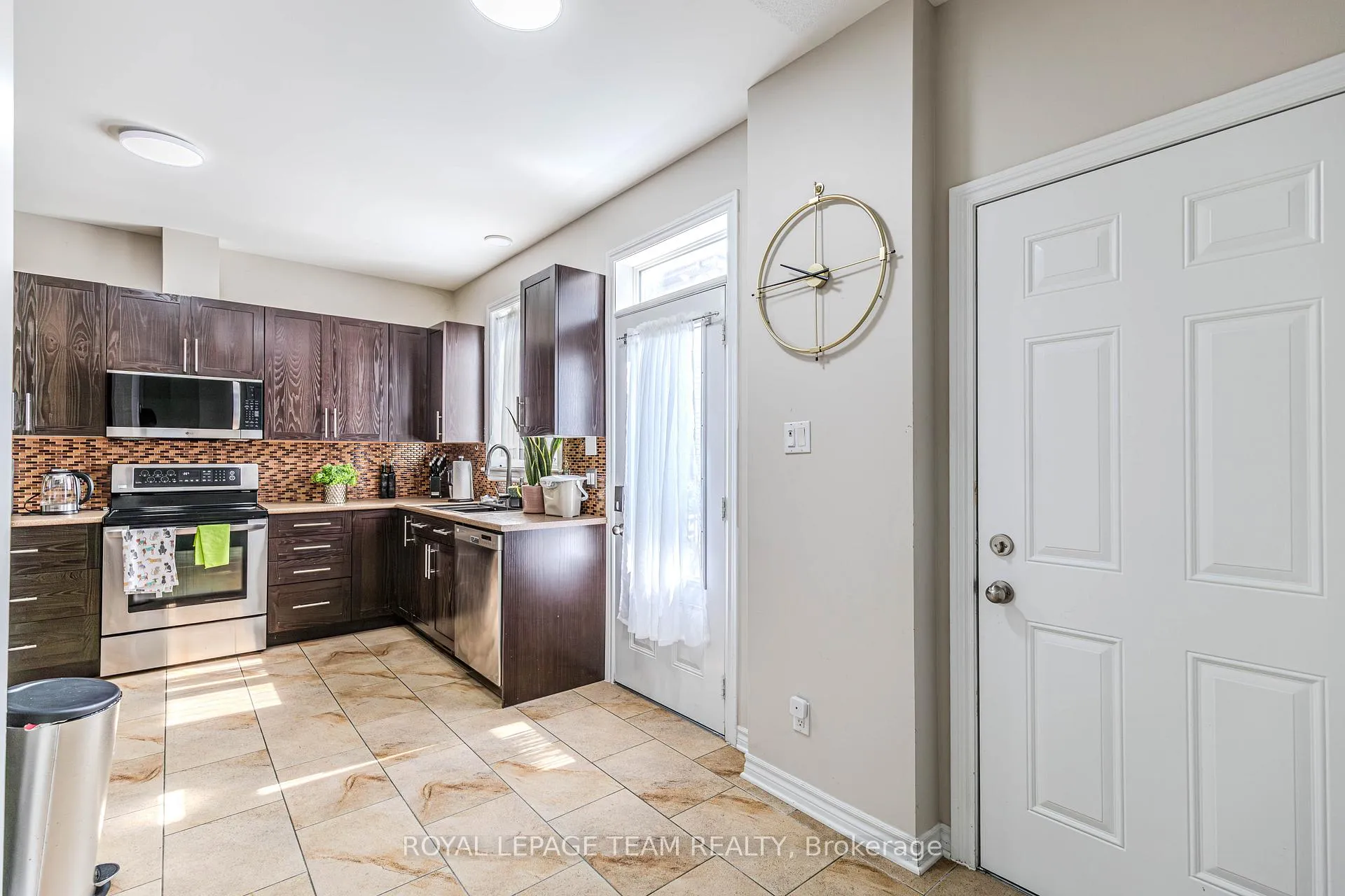 Photo 9 of 55 Emerald Pond Private, Ottawa, Blossom Park/Kemp Park/Findlay Creek — HOMEH