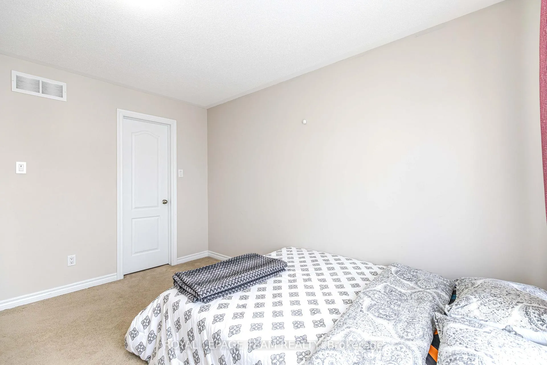 Photo 25 of 55 Emerald Pond Private, Ottawa, Blossom Park/Kemp Park/Findlay Creek — HOMEH