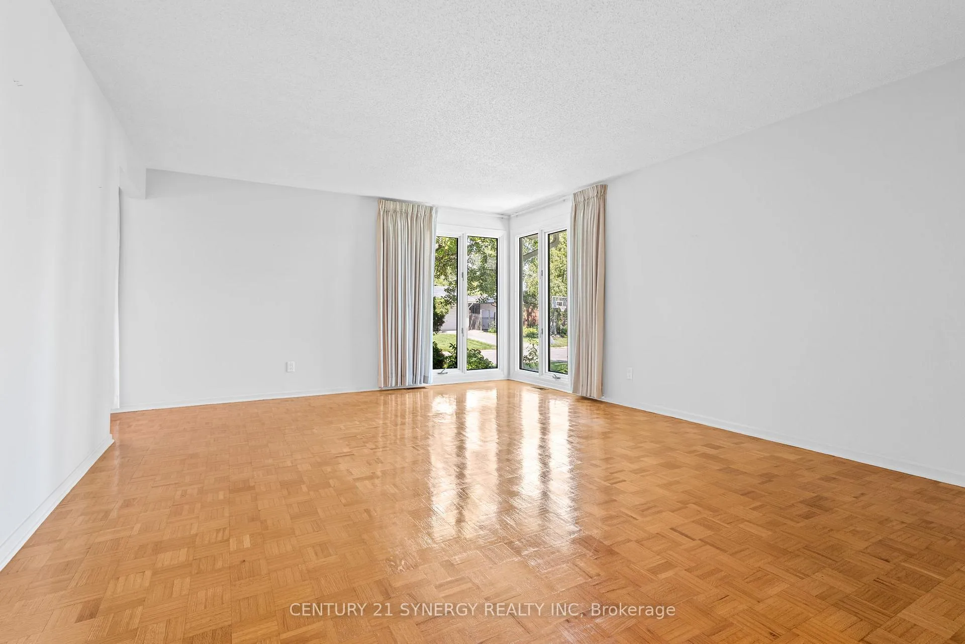 Photo 18 of 2018 Deerhurst Court, Ottawa, Beacon Hill North — HOMEH