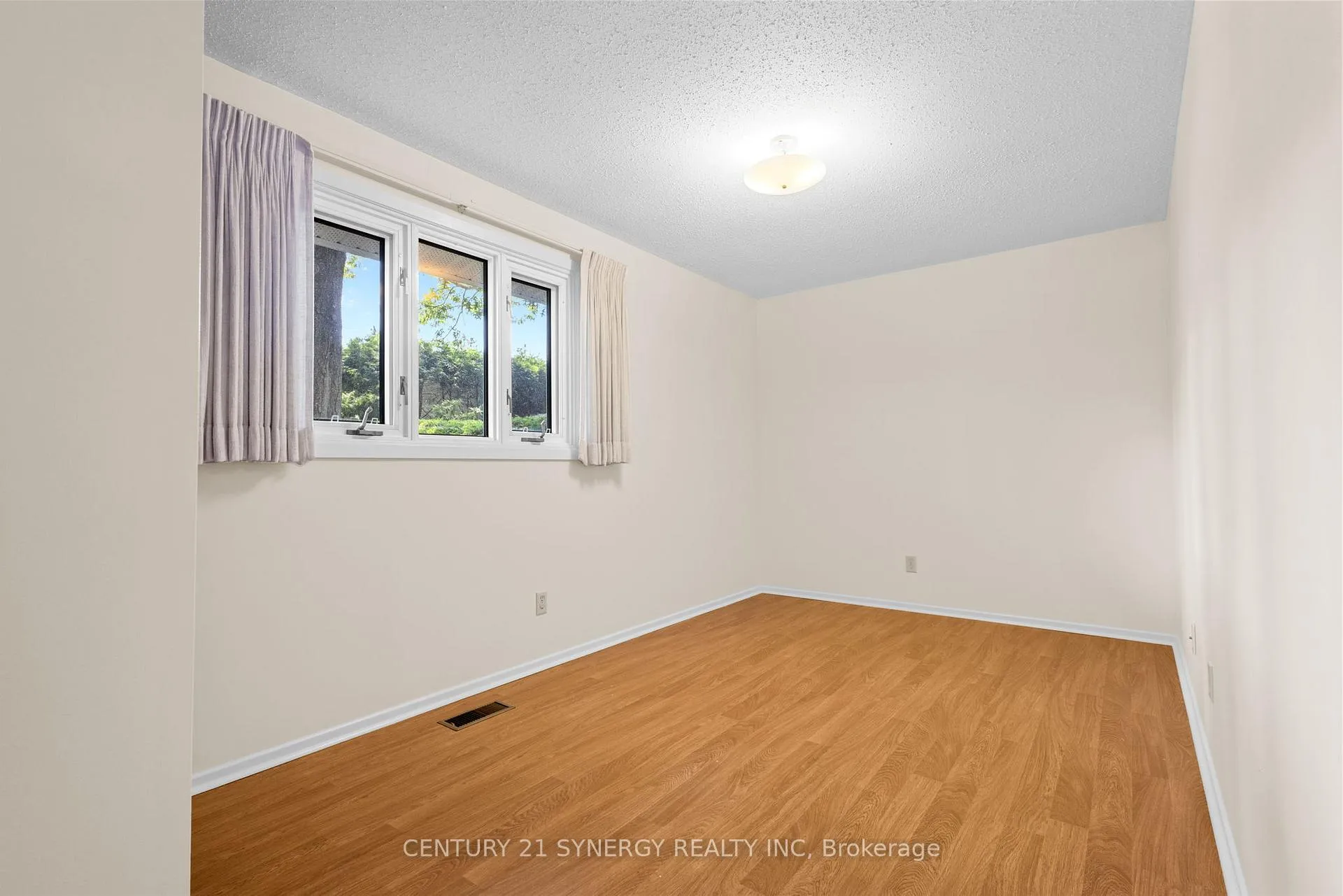 Photo 67 of 2018 Deerhurst Court, Ottawa, Beacon Hill North — HOMEH