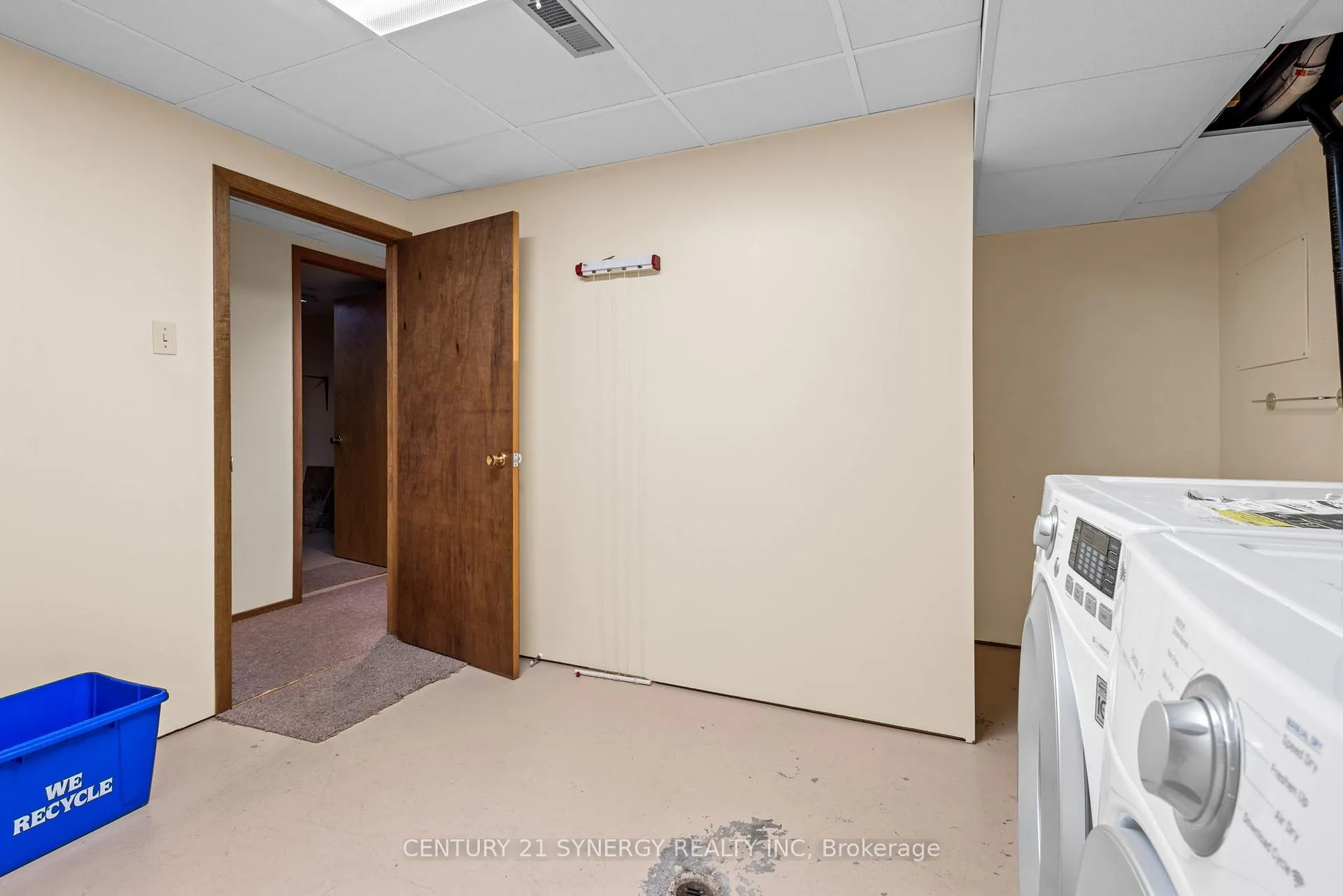 Photo 107 of 2018 Deerhurst Court, Ottawa, Beacon Hill North — HOMEH