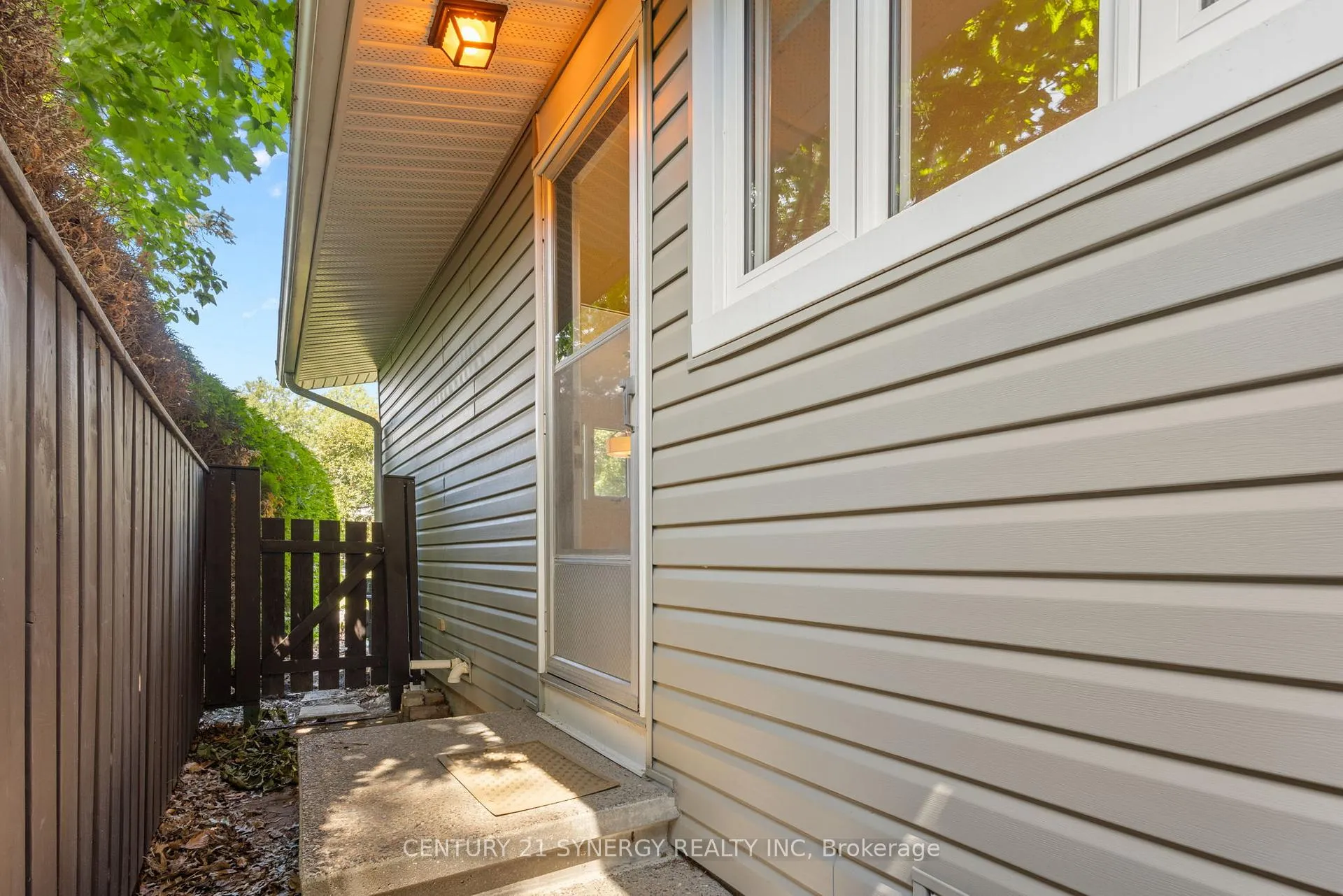 Photo 109 of 2018 Deerhurst Court, Ottawa, Beacon Hill North — HOMEH