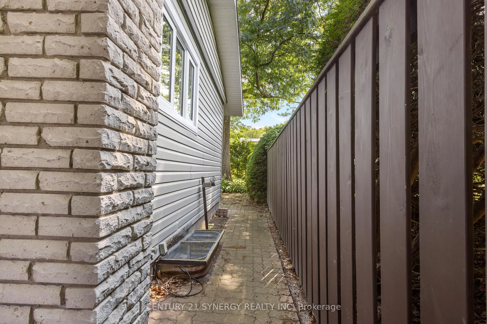 Photo 112 of 2018 Deerhurst Court, Ottawa, Beacon Hill North — HOMEH