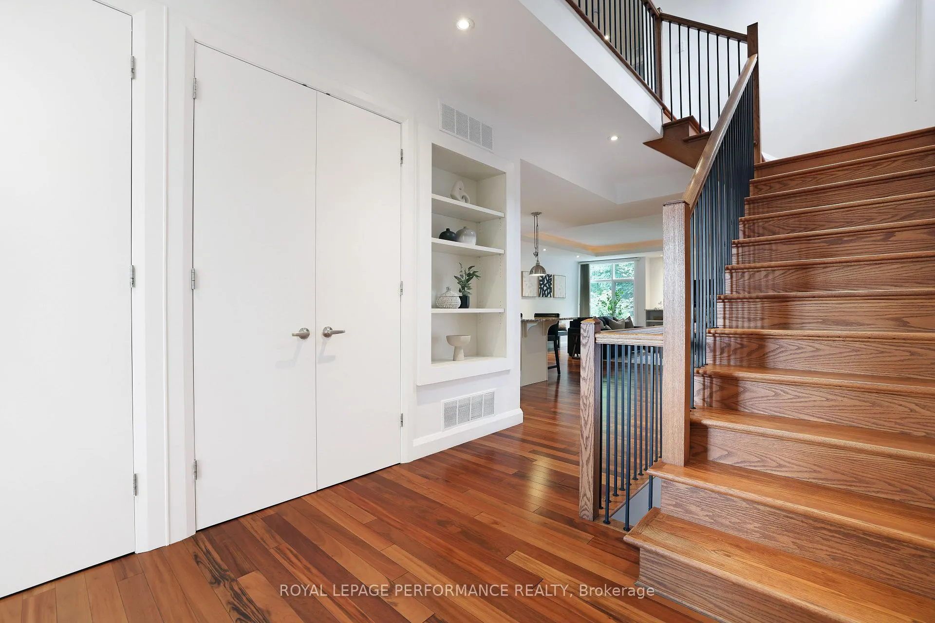 Photo 3 of 2029 Cabot Street, Ottawa, Faircrest Heights — HOMEH